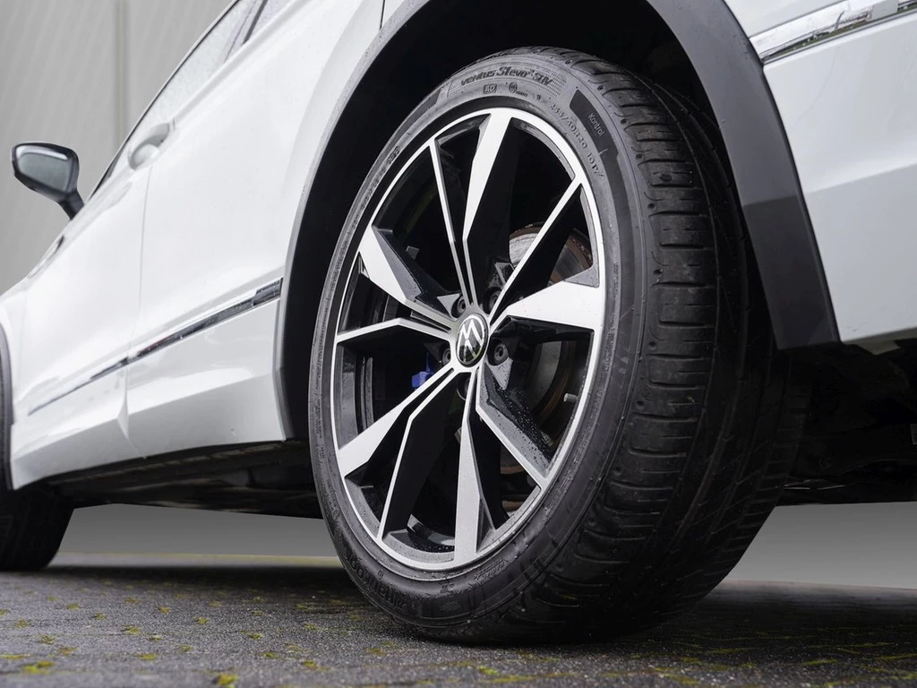 Volkswagen Tiguan R 2.0 TSI DSG 4Motion *Akrapovic*IQ-Light*App-Connect*PDC*360°-Kamera*DCC*ACC
