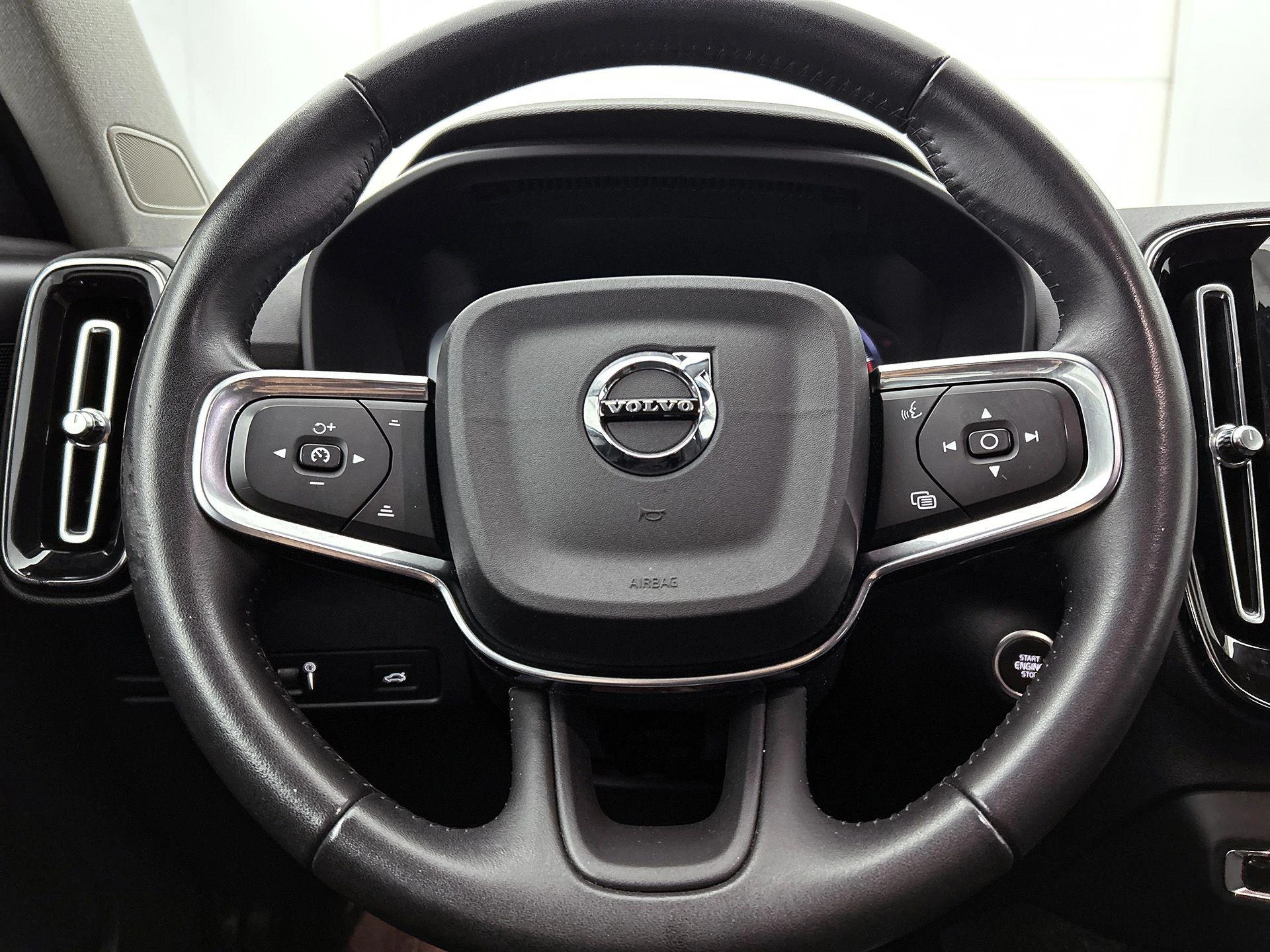 Volvo-XC40-image-21