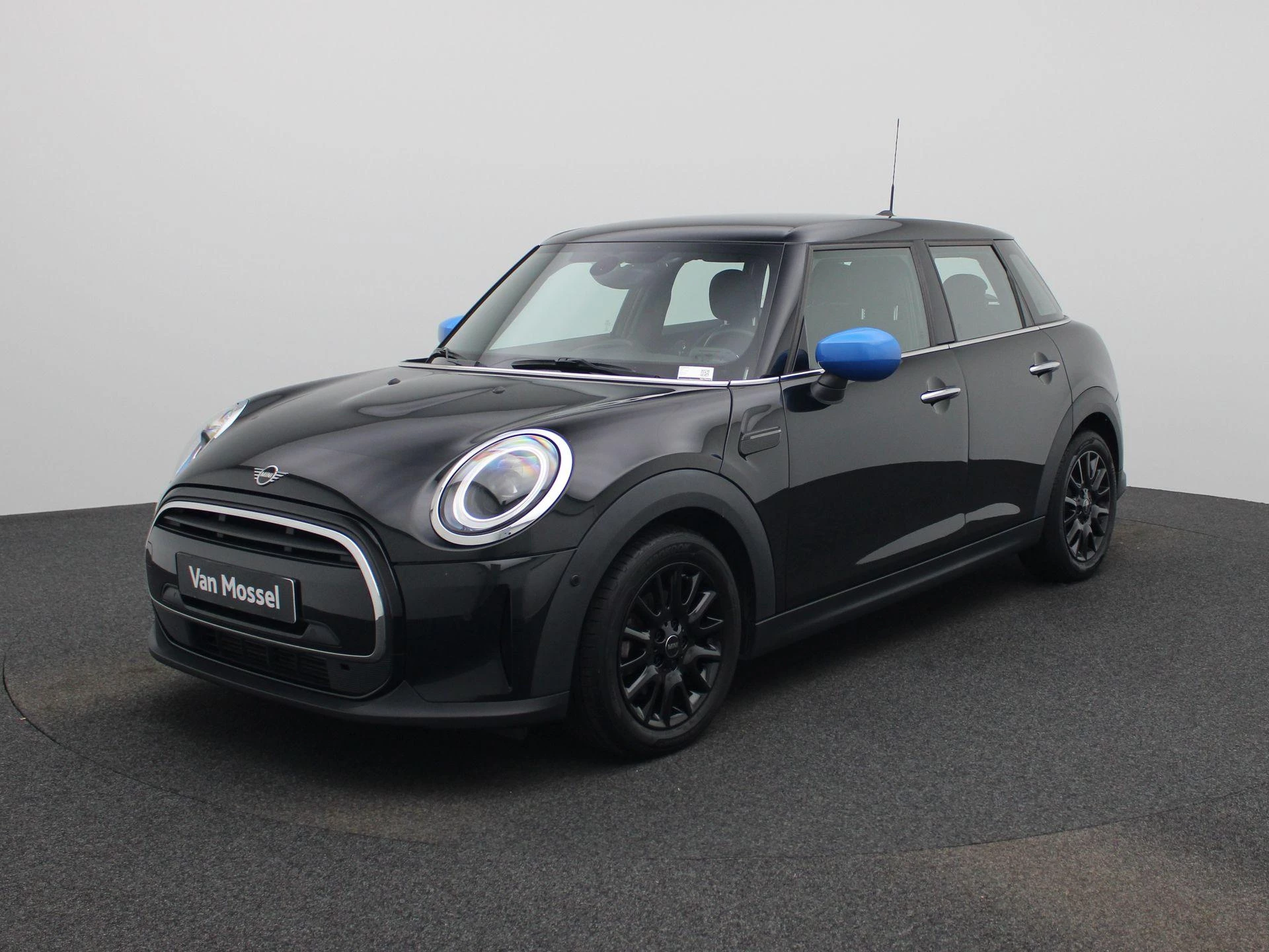 MINI-One-image-0