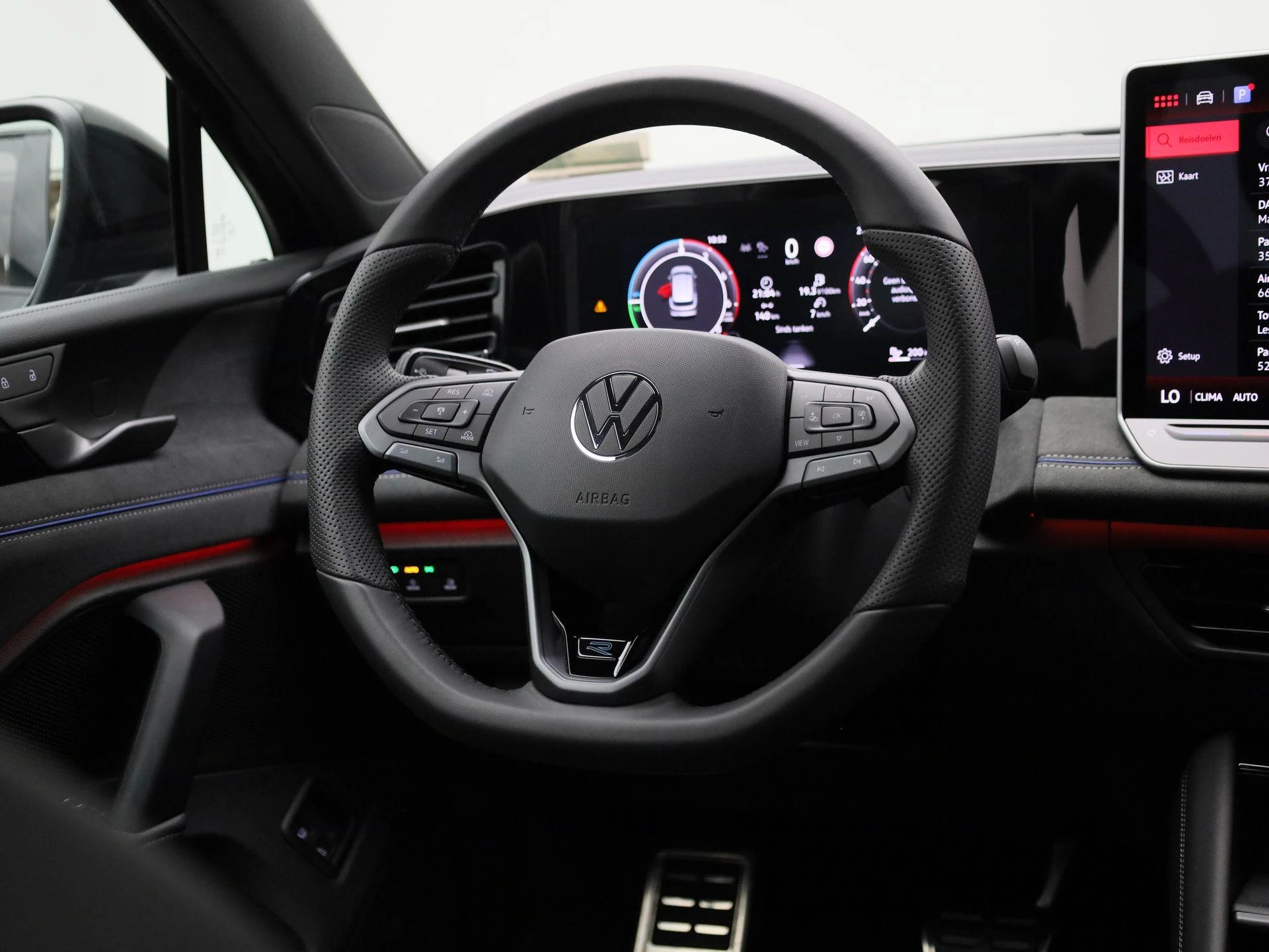 Volkswagen-Tiguan-image-8