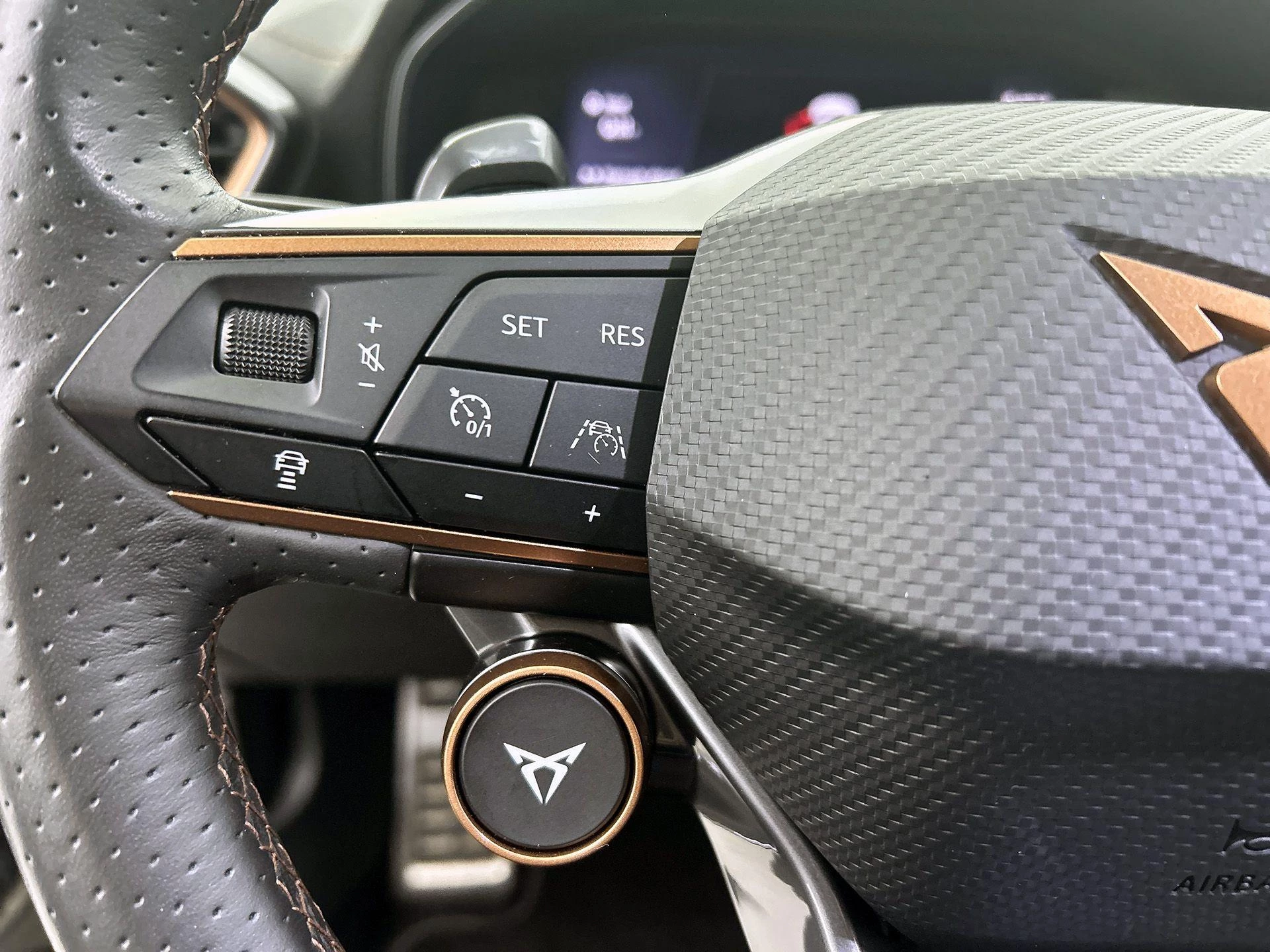 CUPRA Formentor 1.4 e-Hybrid Performance