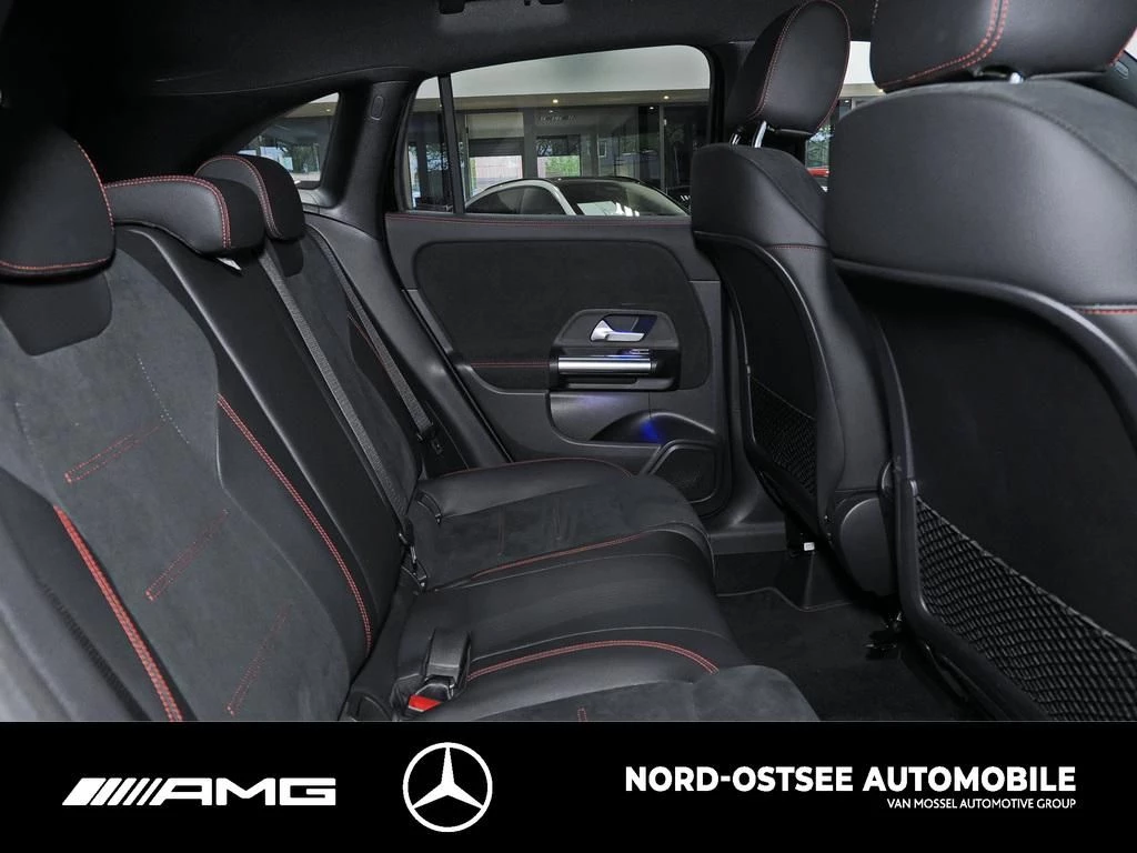 Mercedes-Benz-GLA-image-12