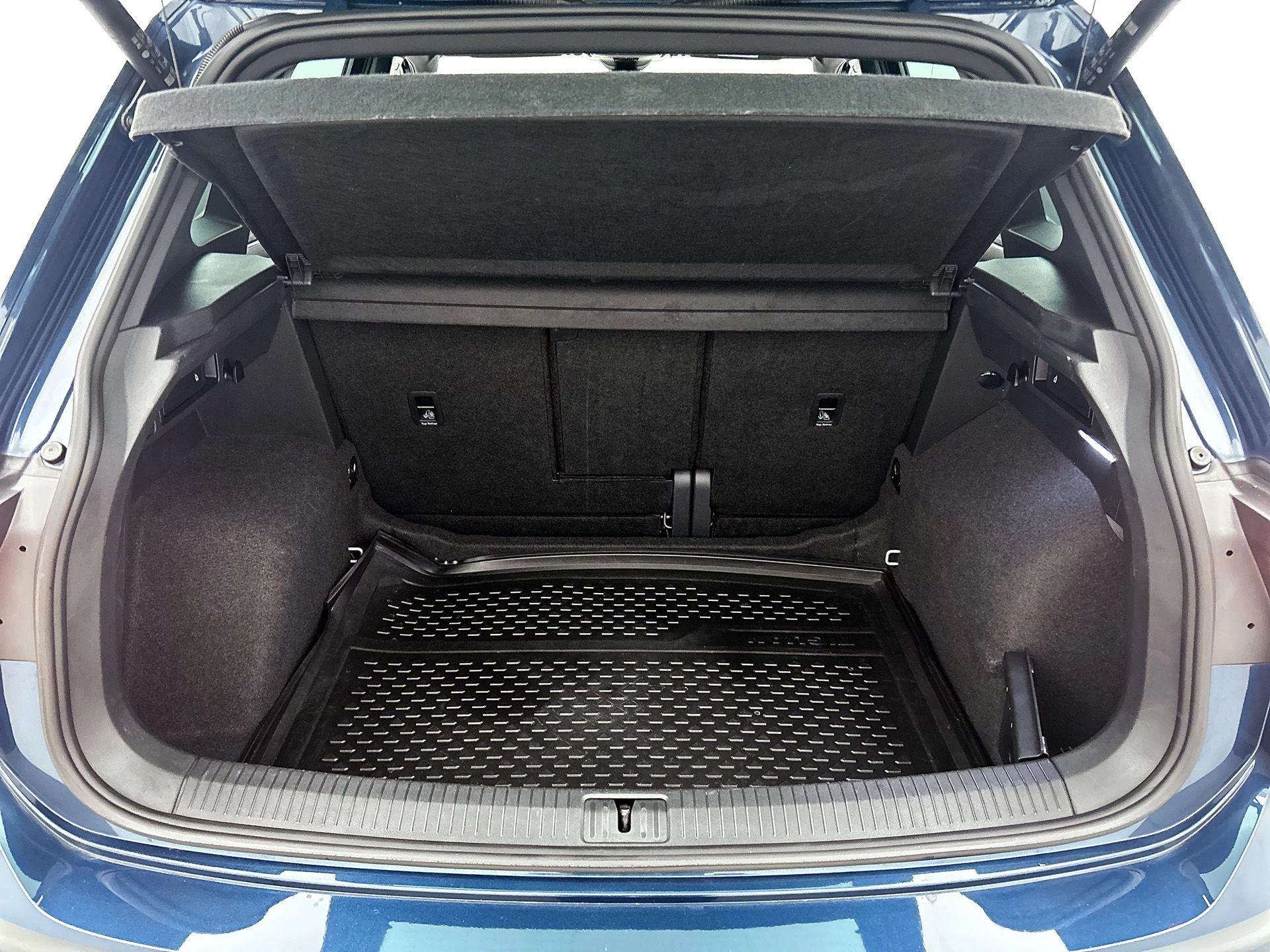 Volkswagen-Tiguan-image-12
