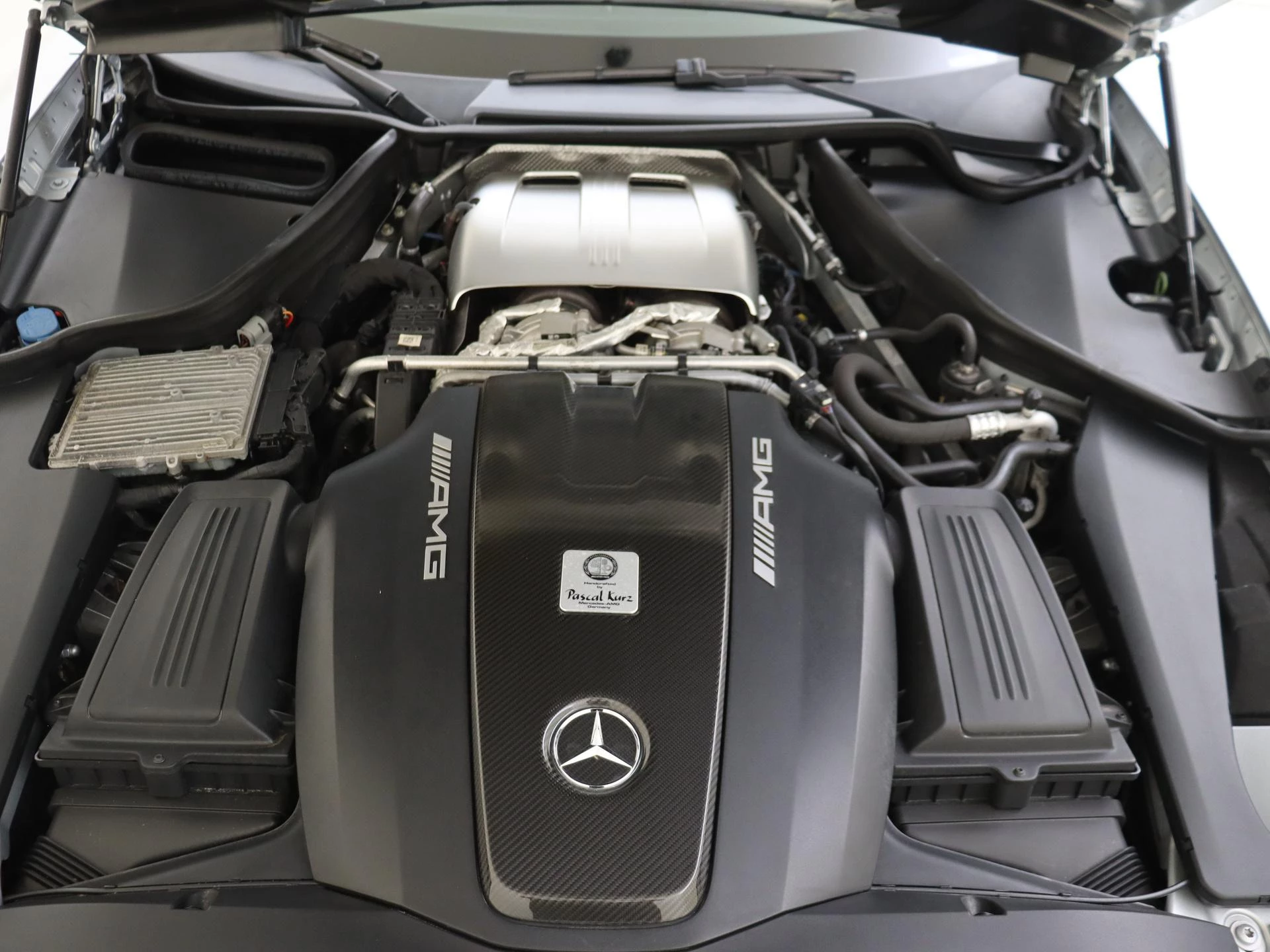 Mercedes-AMG-GT-image-2