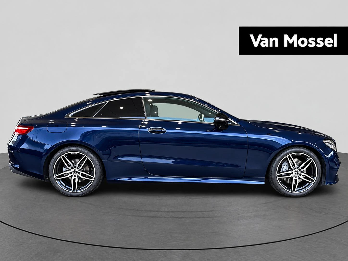 Mercedes-Benz-E-Klasse-image-4