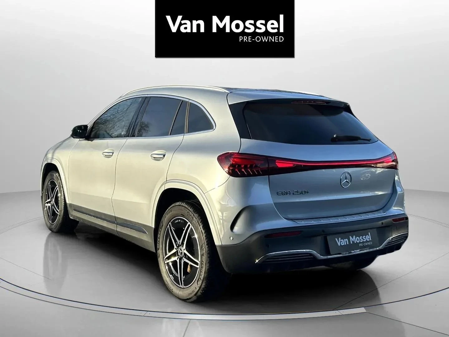 Mercedes-Benz-EQA-image-6