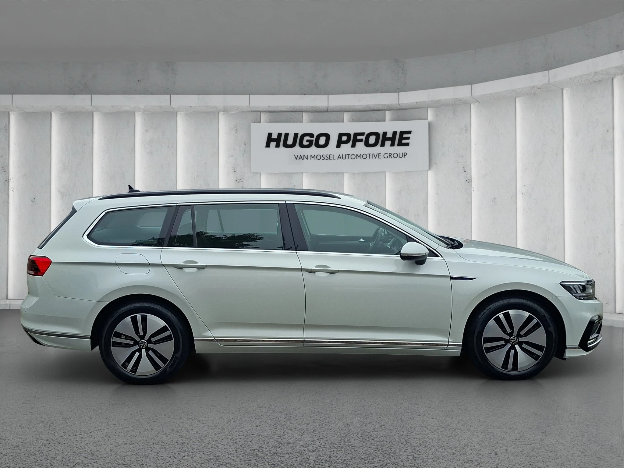 Volkswagen-Passat-image-5