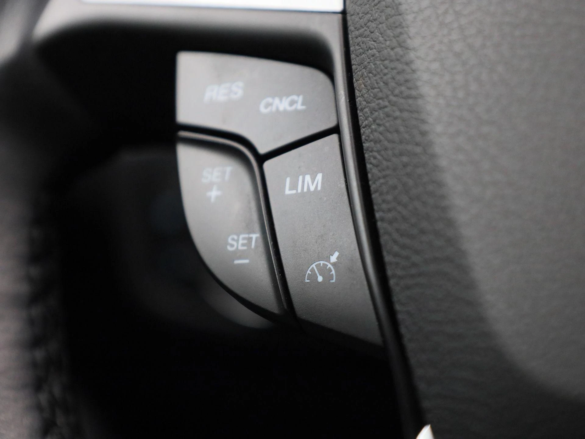 Ford-S-Max-image-25