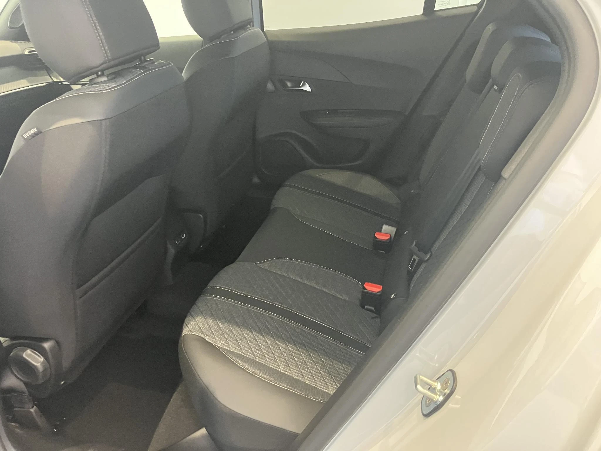 Peugeot-2008-image-11