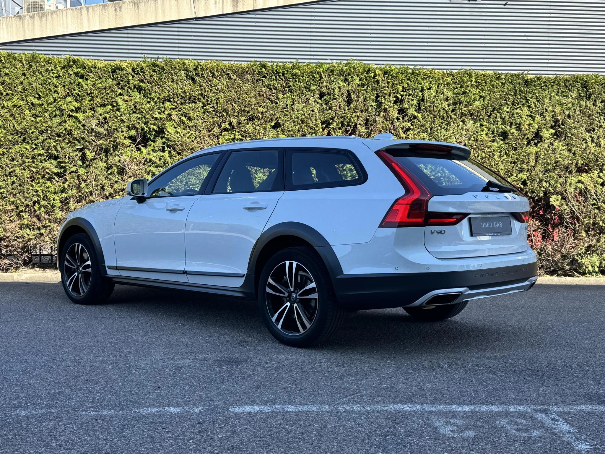 Volvo-V90-image-1