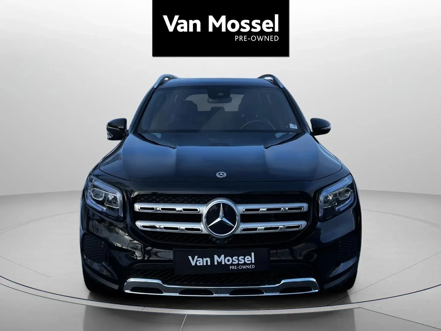 Mercedes-Benz-GLB-image-1