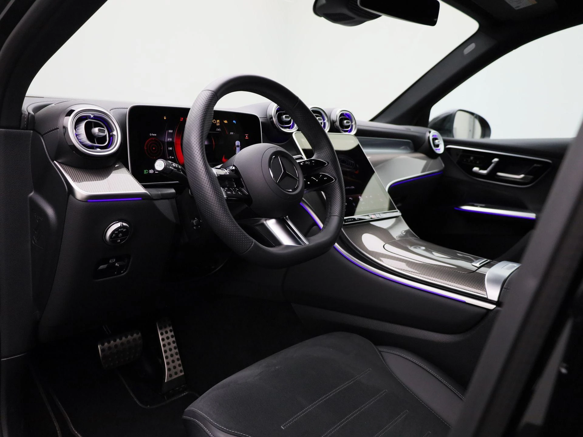 Mercedes-Benz-GLC-image-37