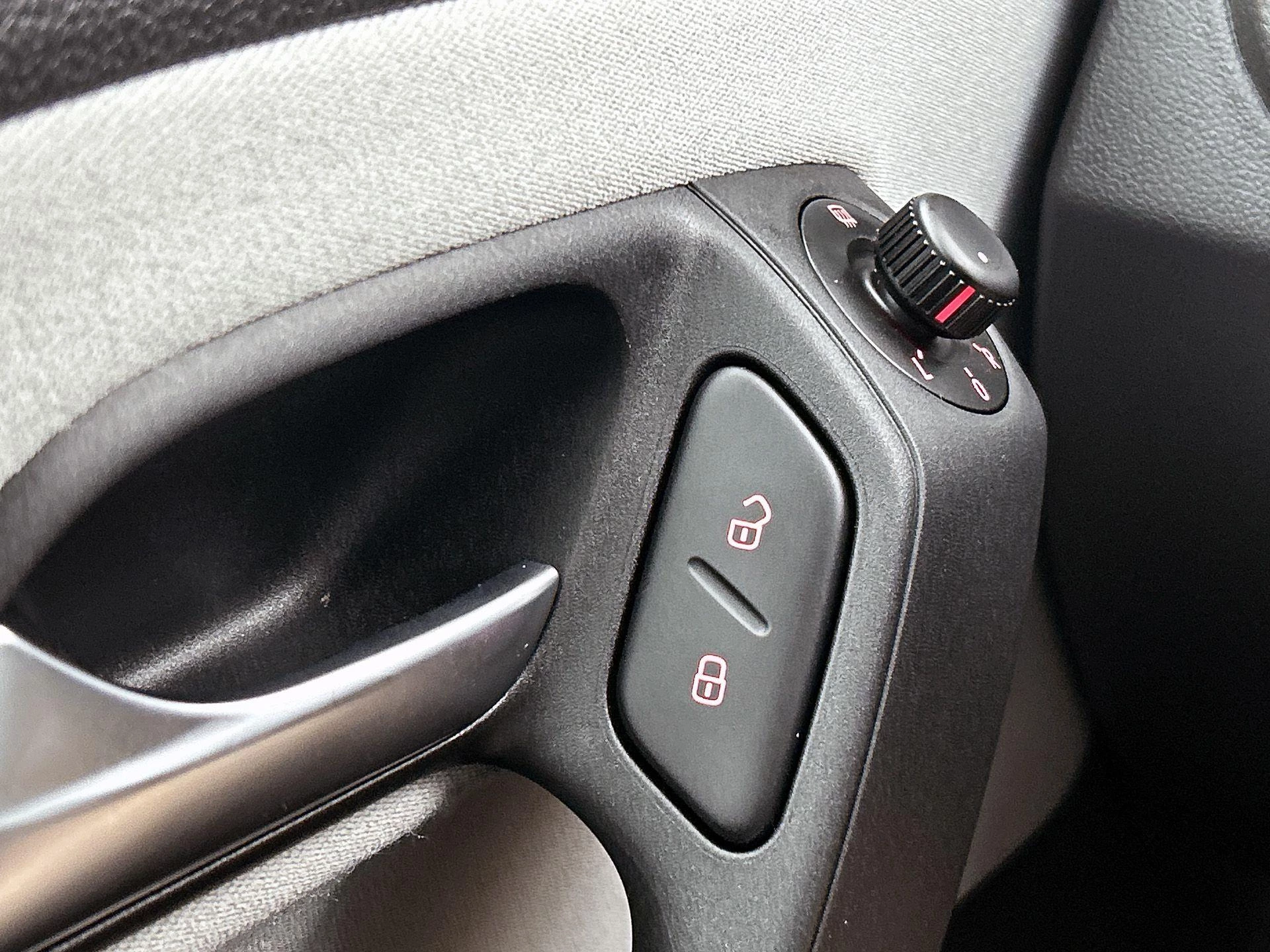 Volkswagen-Polo-image-8