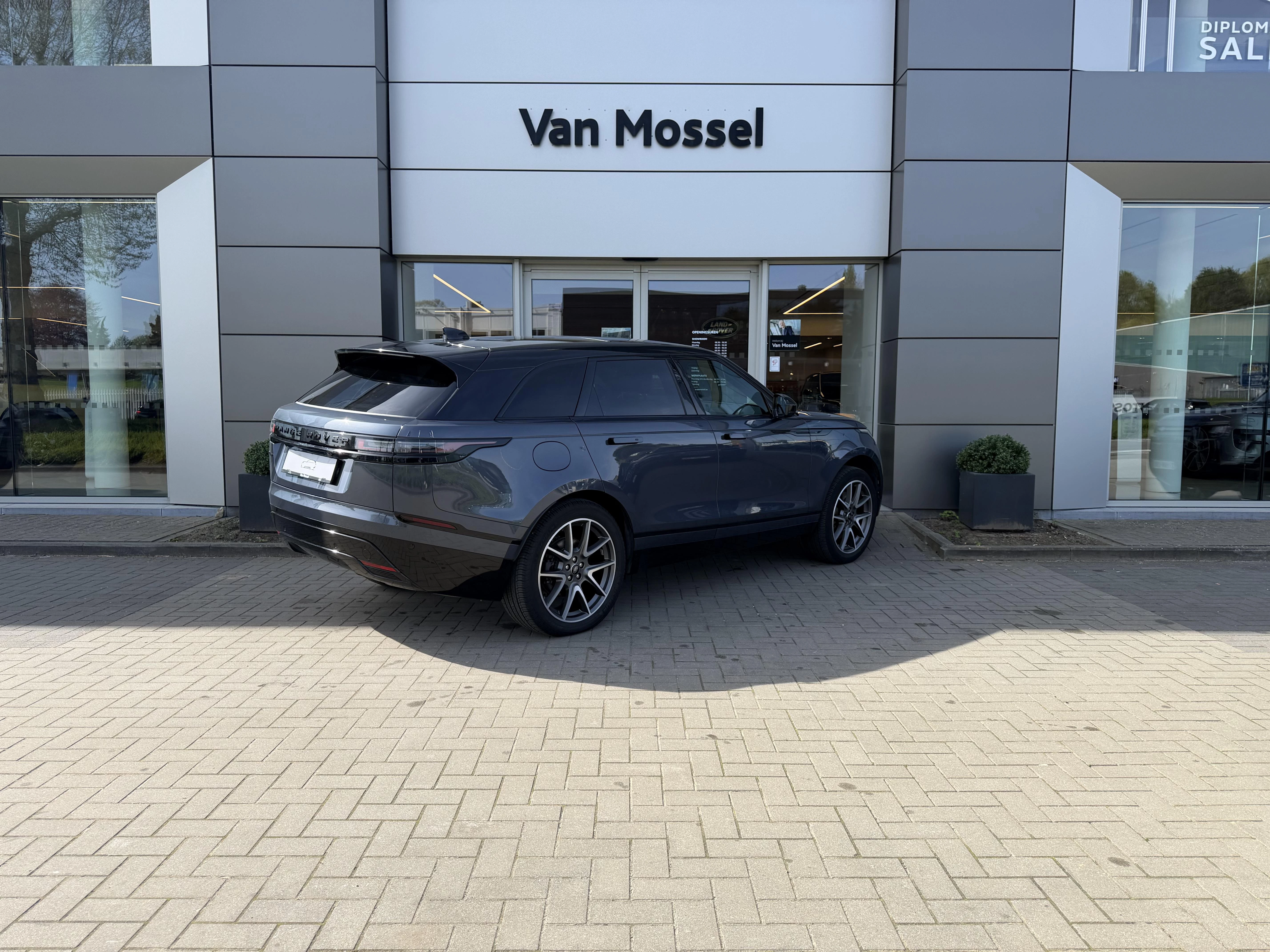 Land Rover-Range Rover Velar-image-6