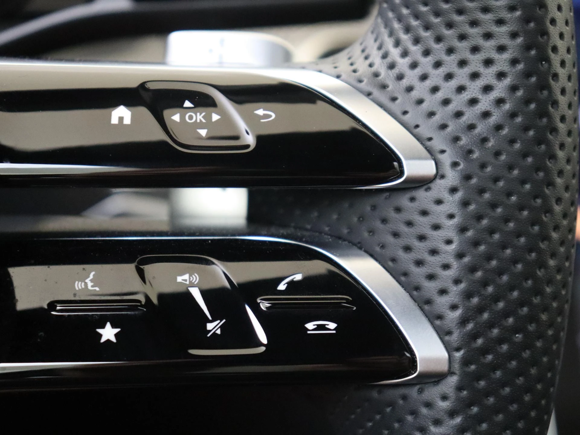 Mercedes-Benz-C-Klasse-image-13