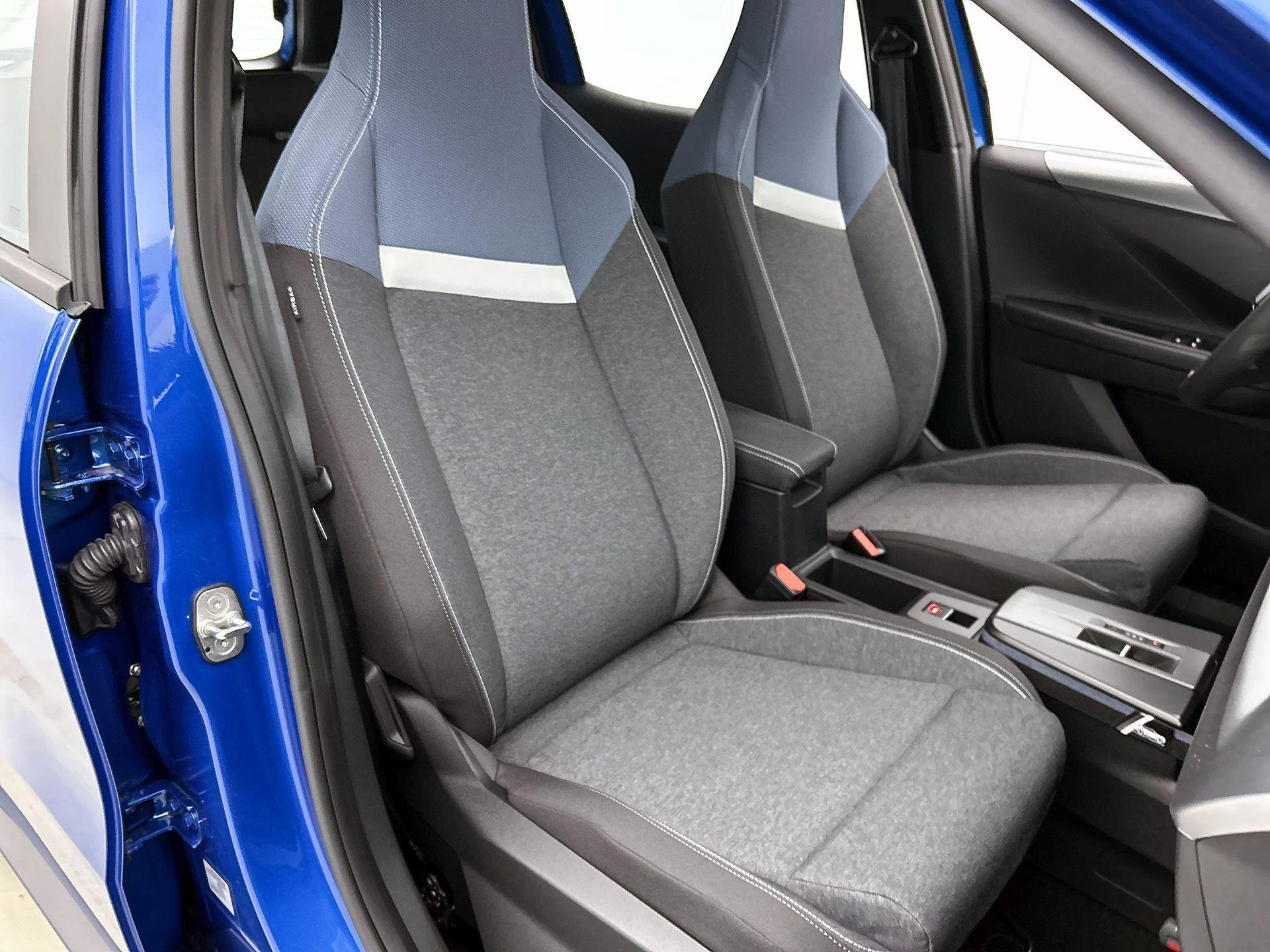 Opel Frontera 1.2 Turbo Hybrid Edition