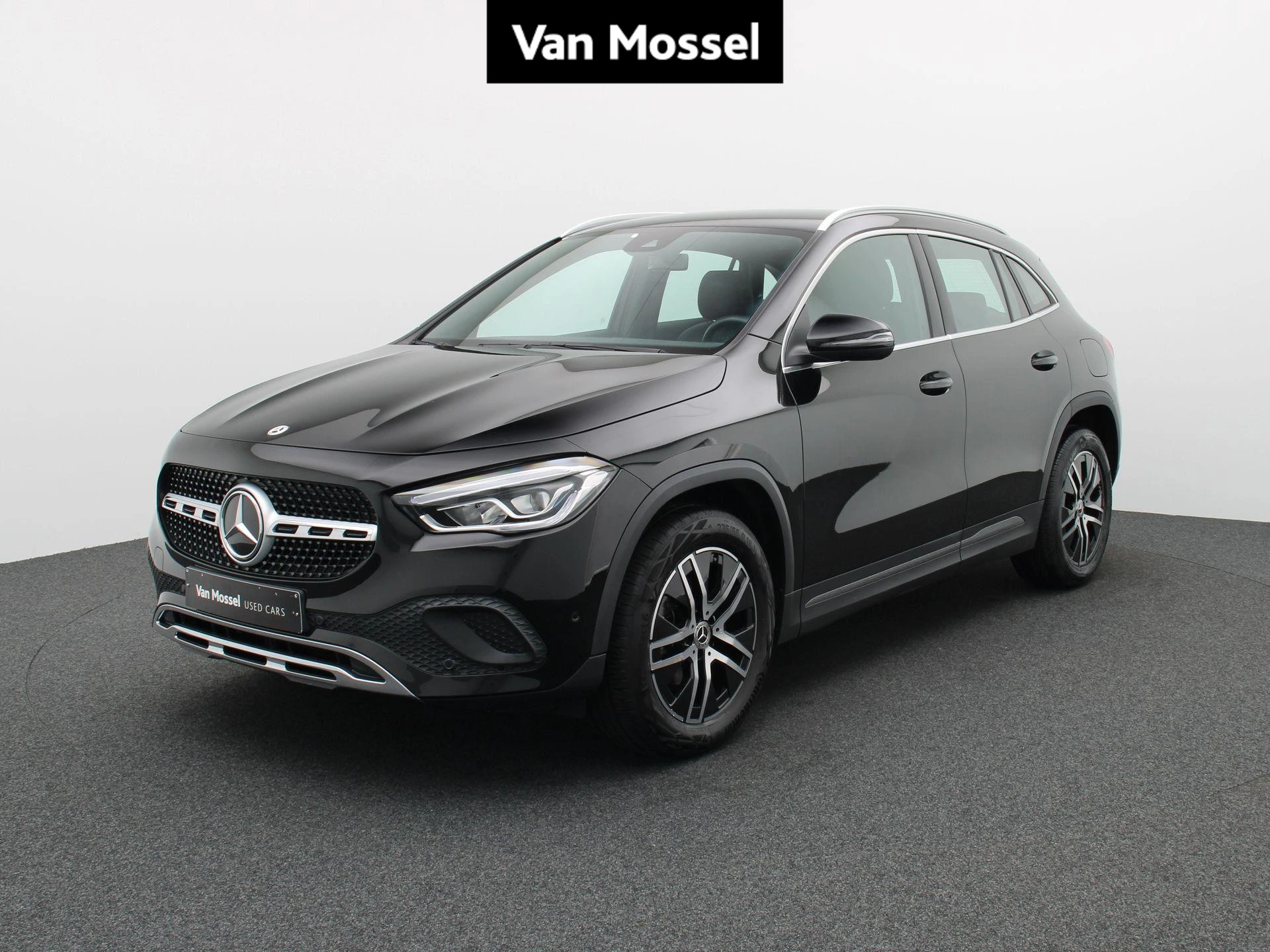 Mercedes-Benz-GLA-image-0