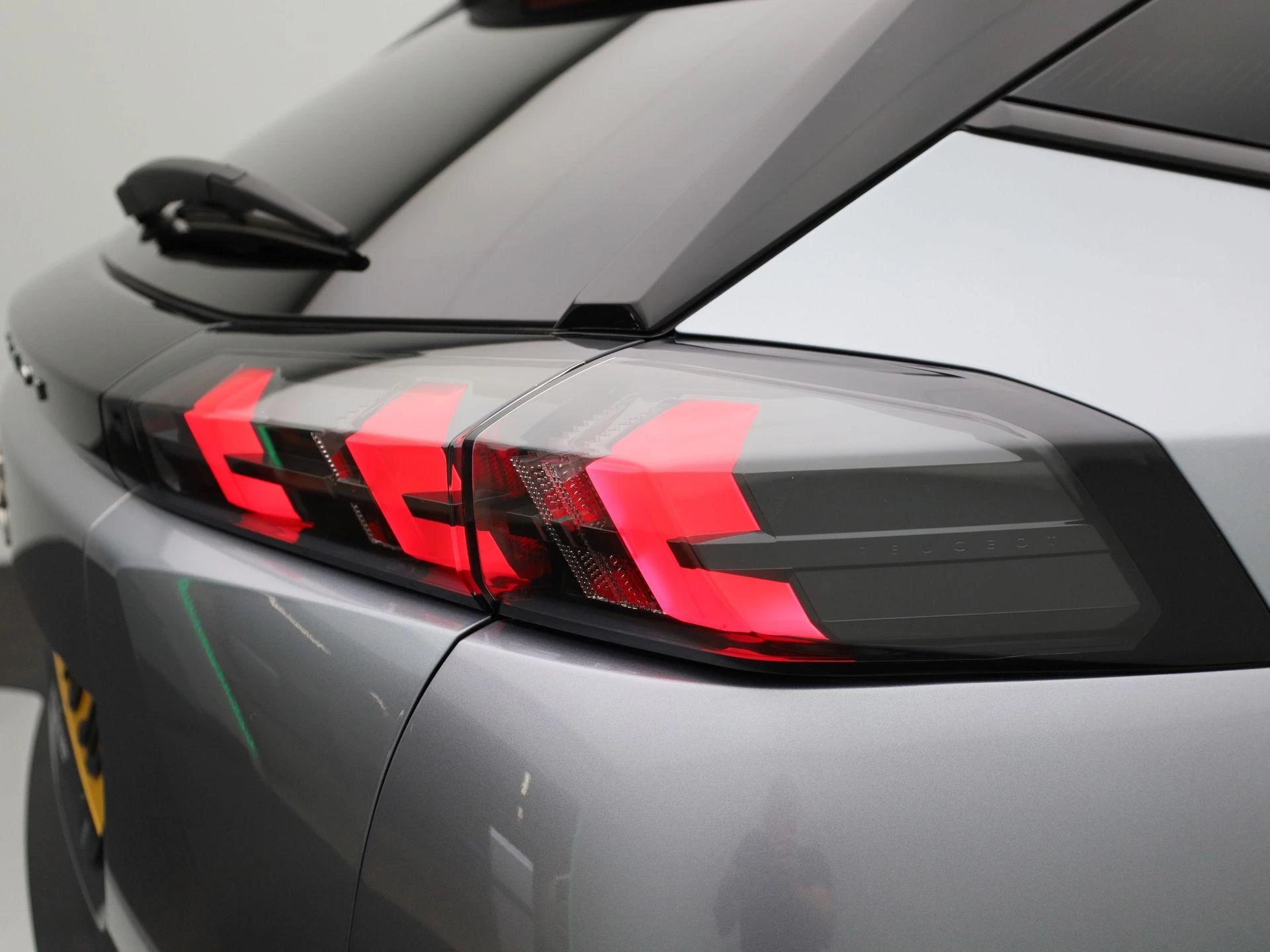 Peugeot-e-2008-image-31