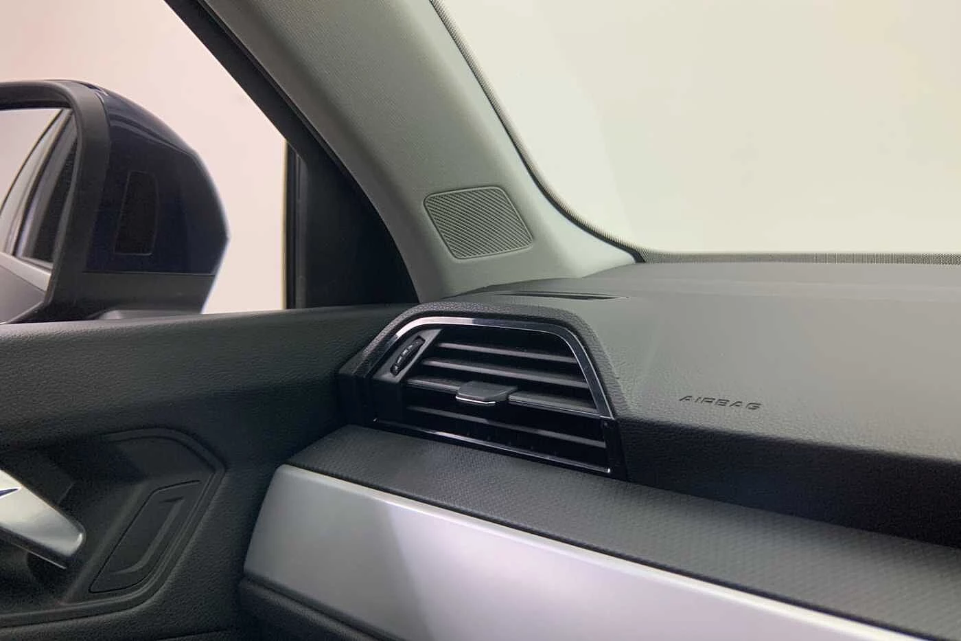 Audi-Q3-image-25