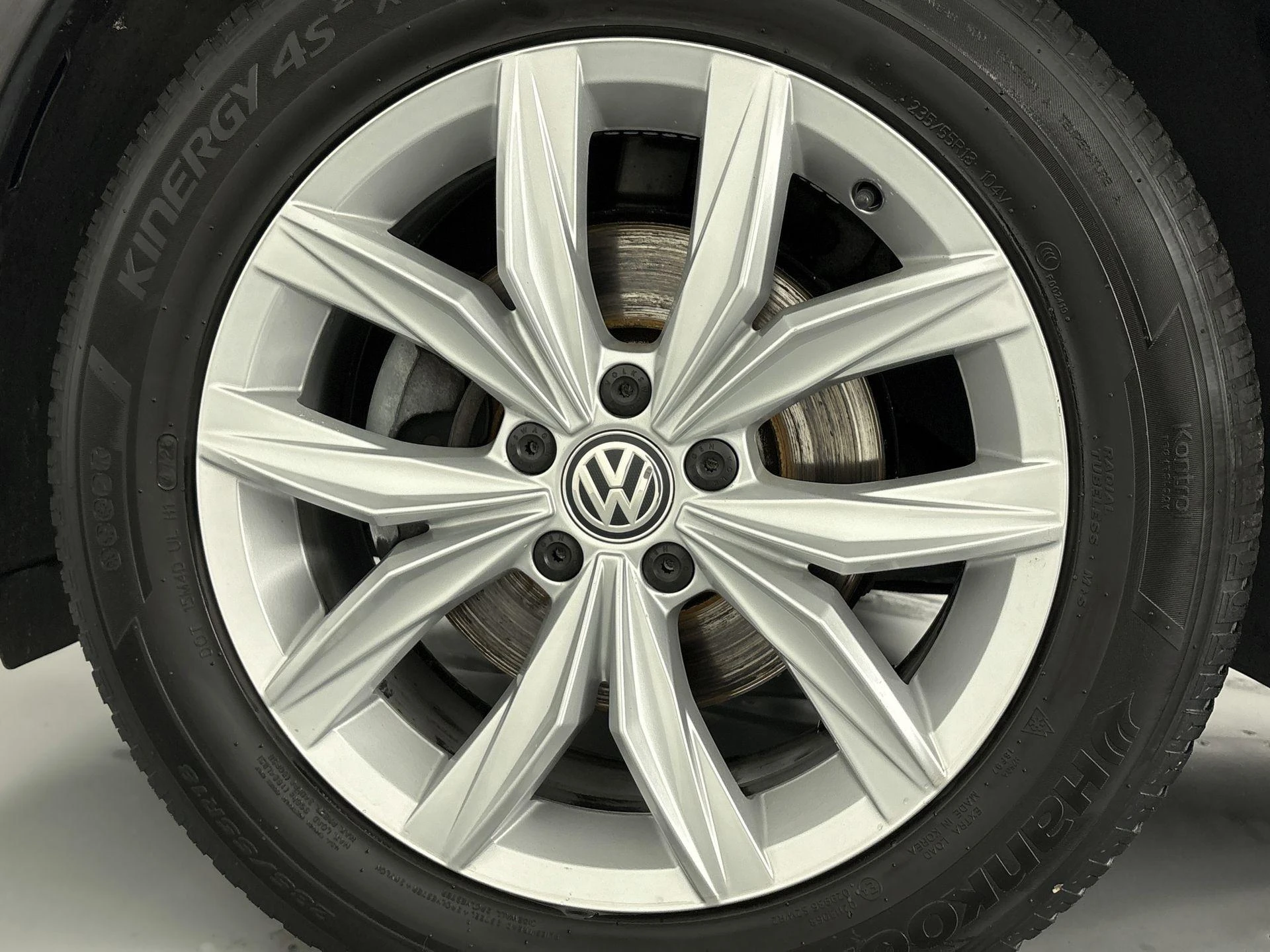 Volkswagen-Tiguan-image-27