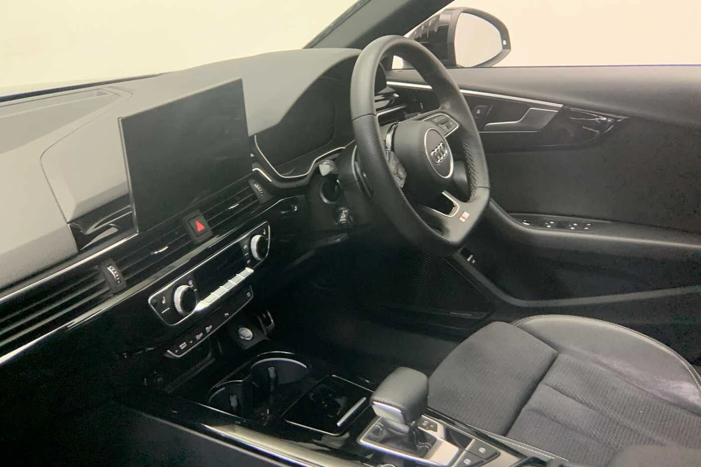 Audi-A4-image-1