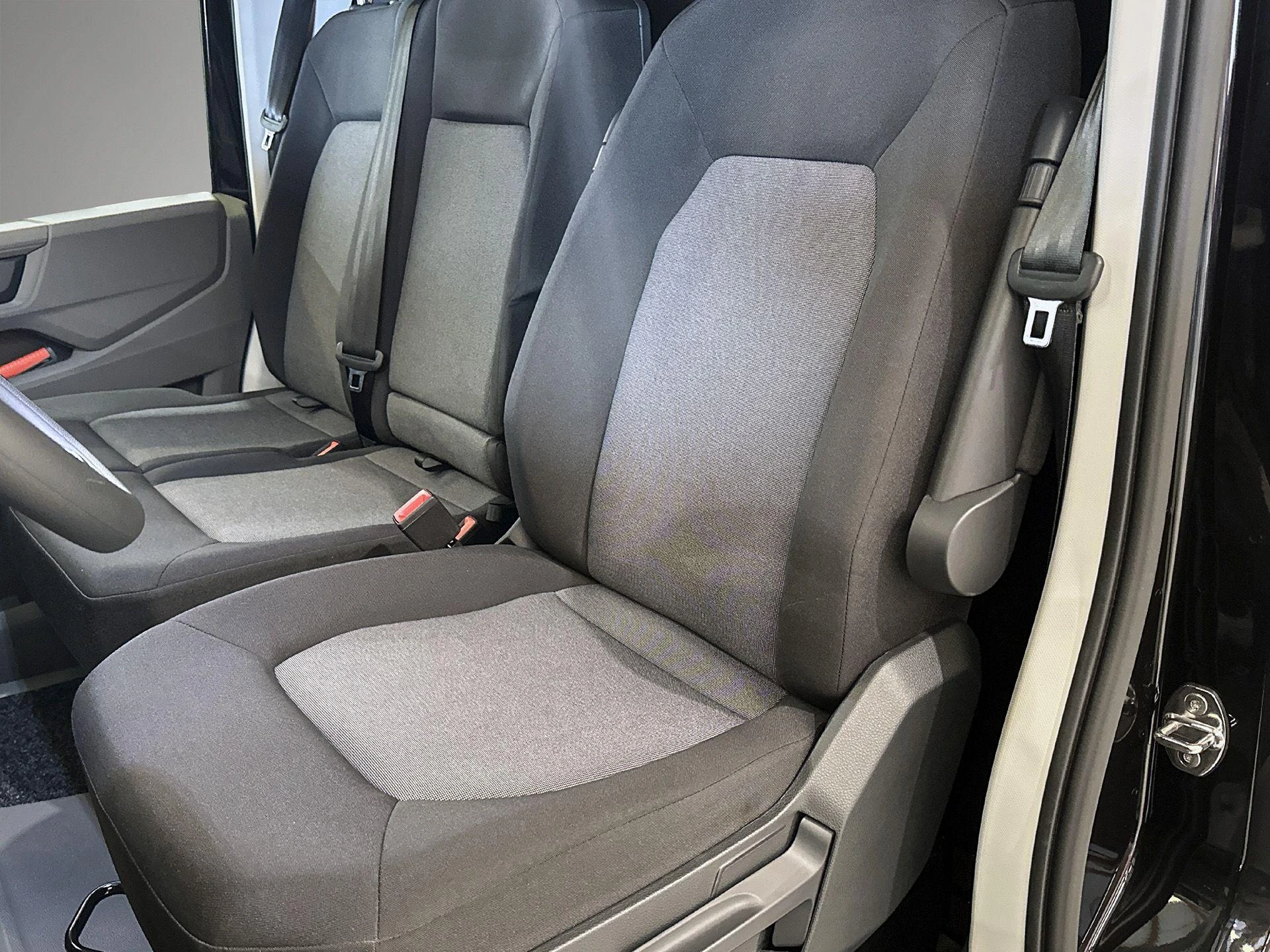 Volkswagen-Crafter-image-16