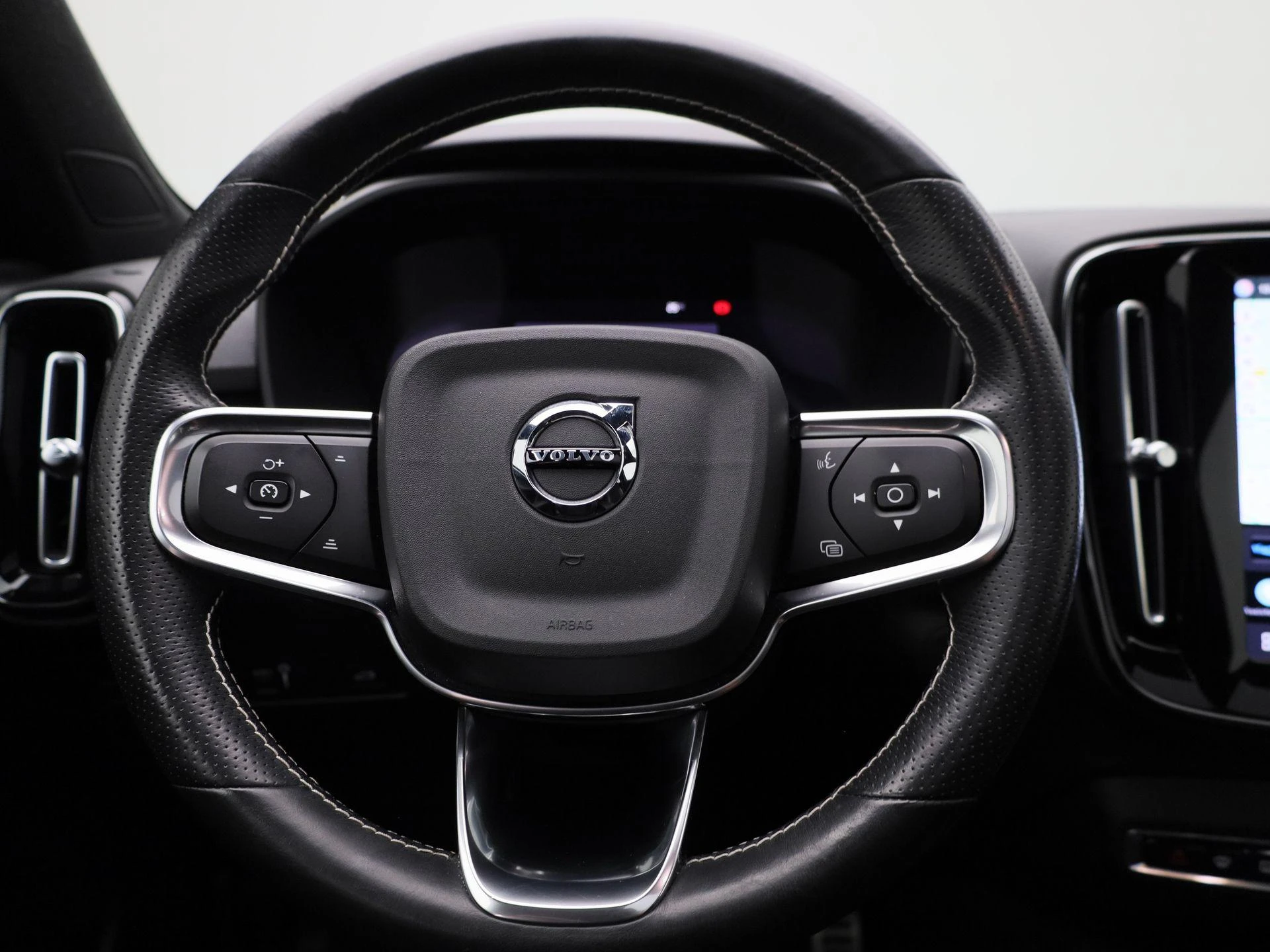 Volvo-XC40-image-6