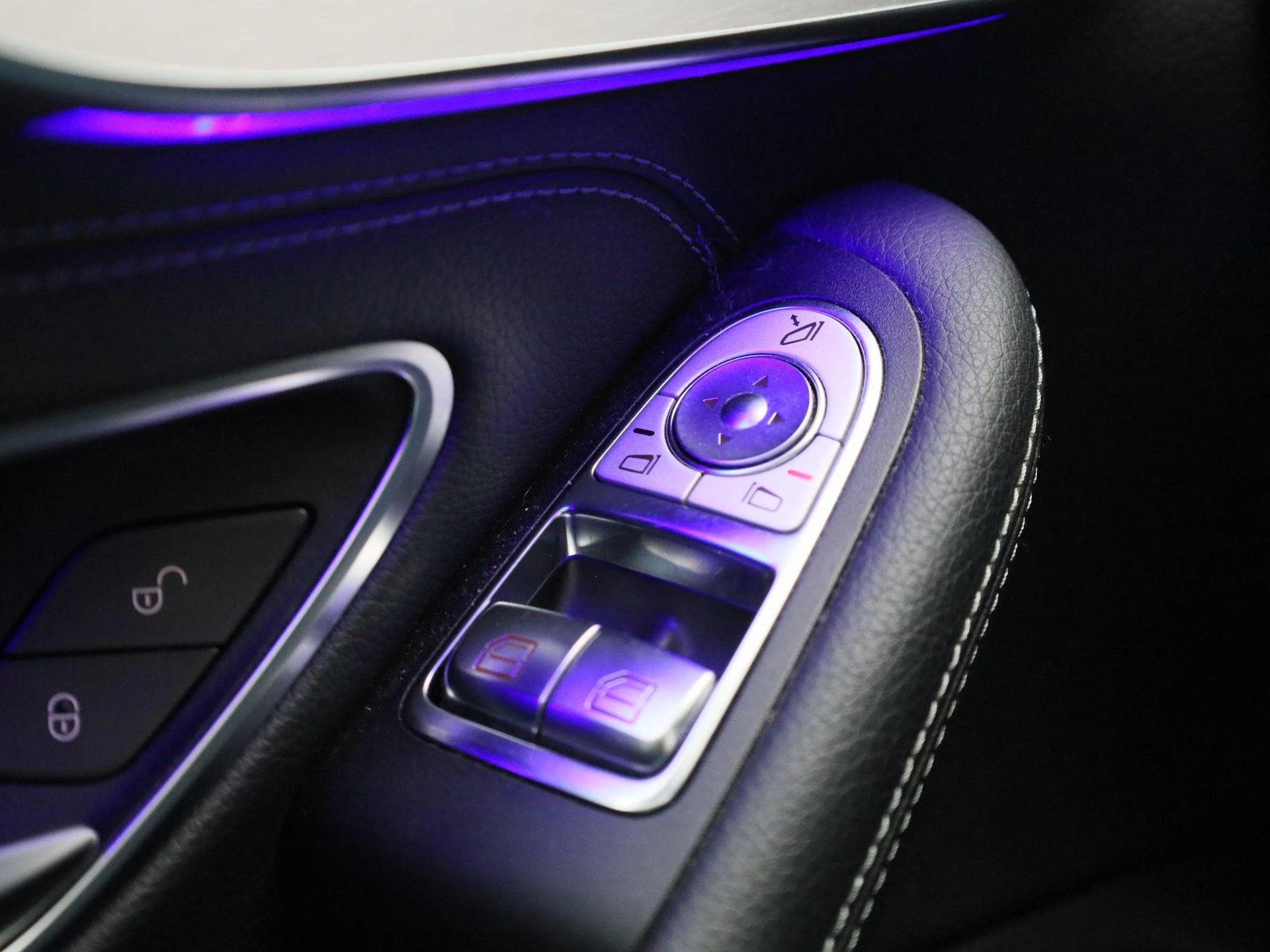 Mercedes-Benz-C-Klasse-image-31