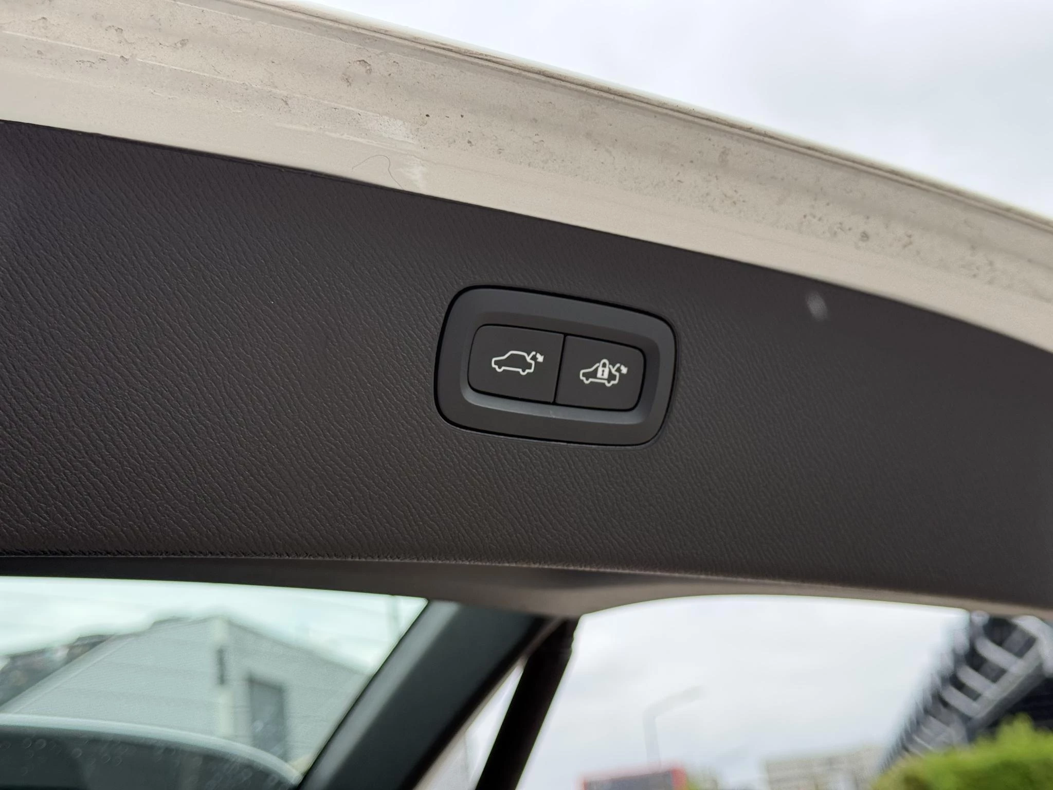 Volvo XC90 T8 Plug-in hybrid AWD Ultra Dark