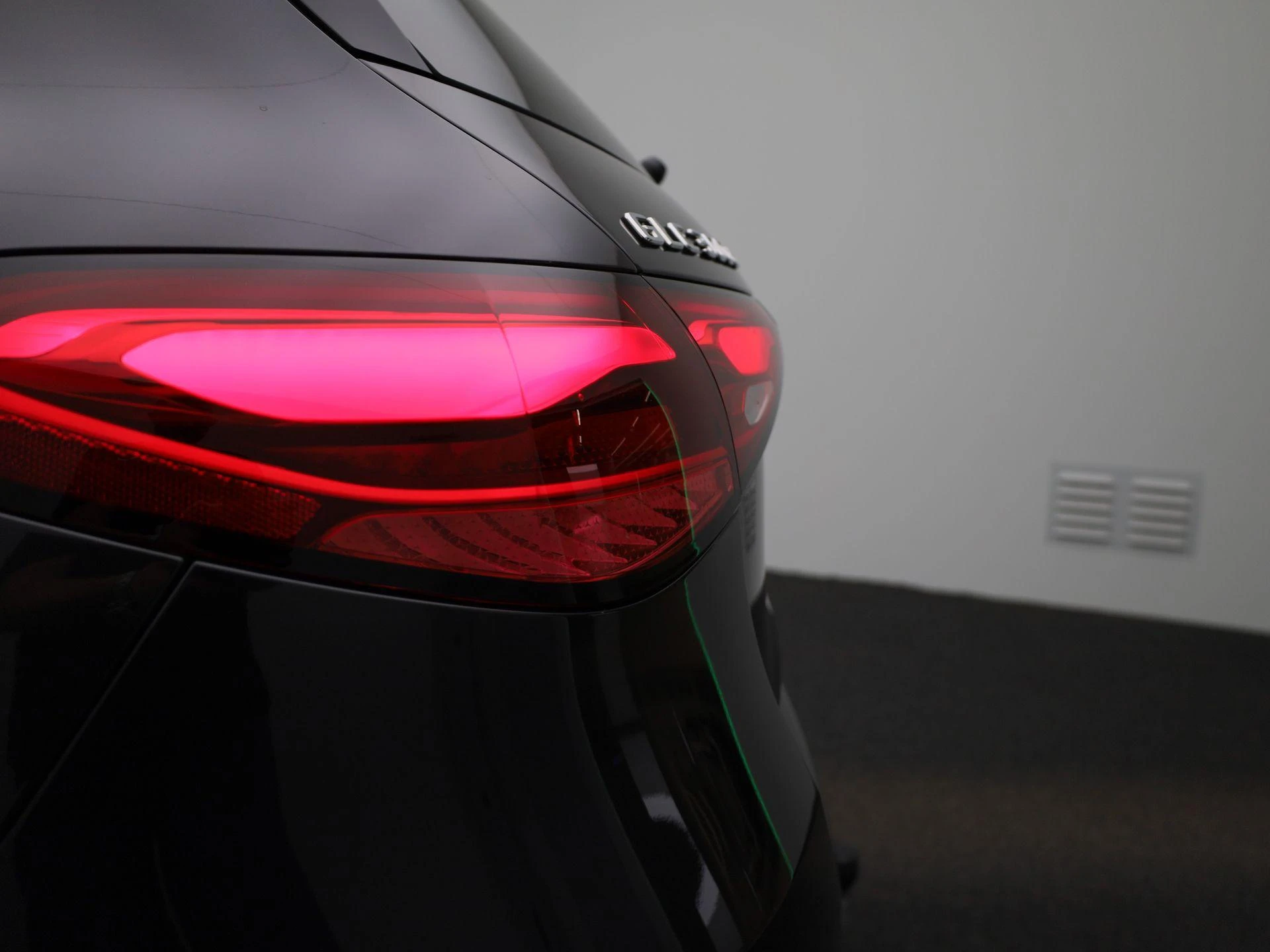 Mercedes-Benz-GLC-image-52
