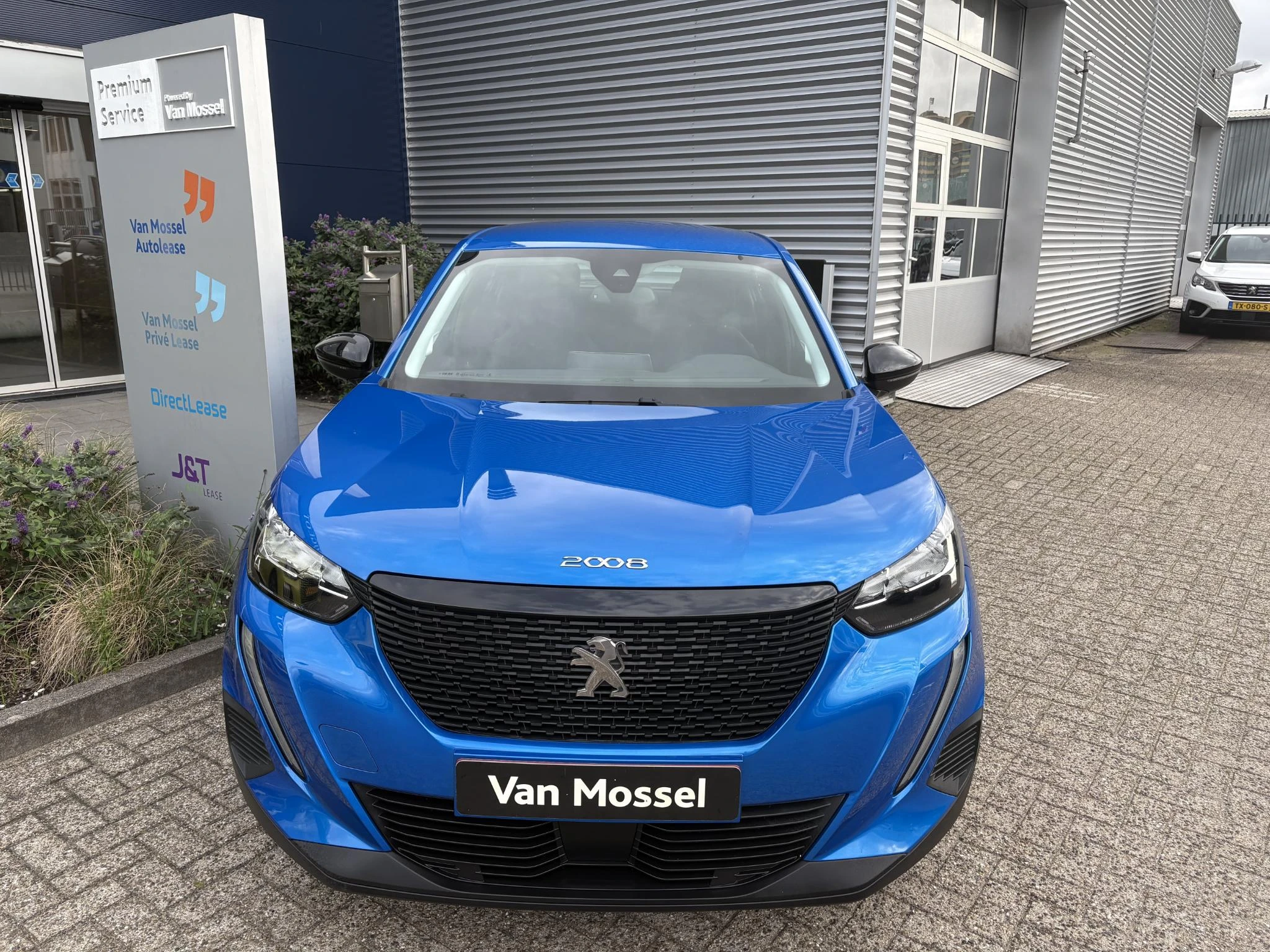 Peugeot-2008-image-4