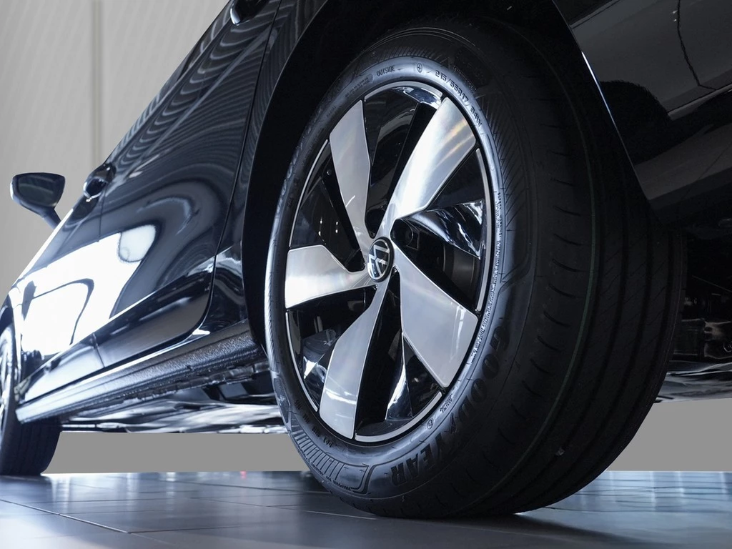 Volkswagen-Passat-image-4