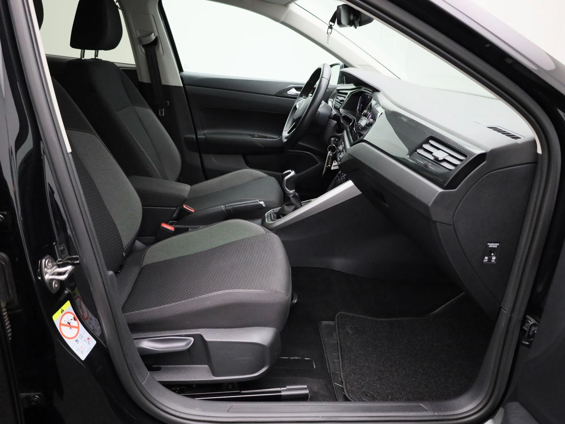 Volkswagen-Polo-image-30