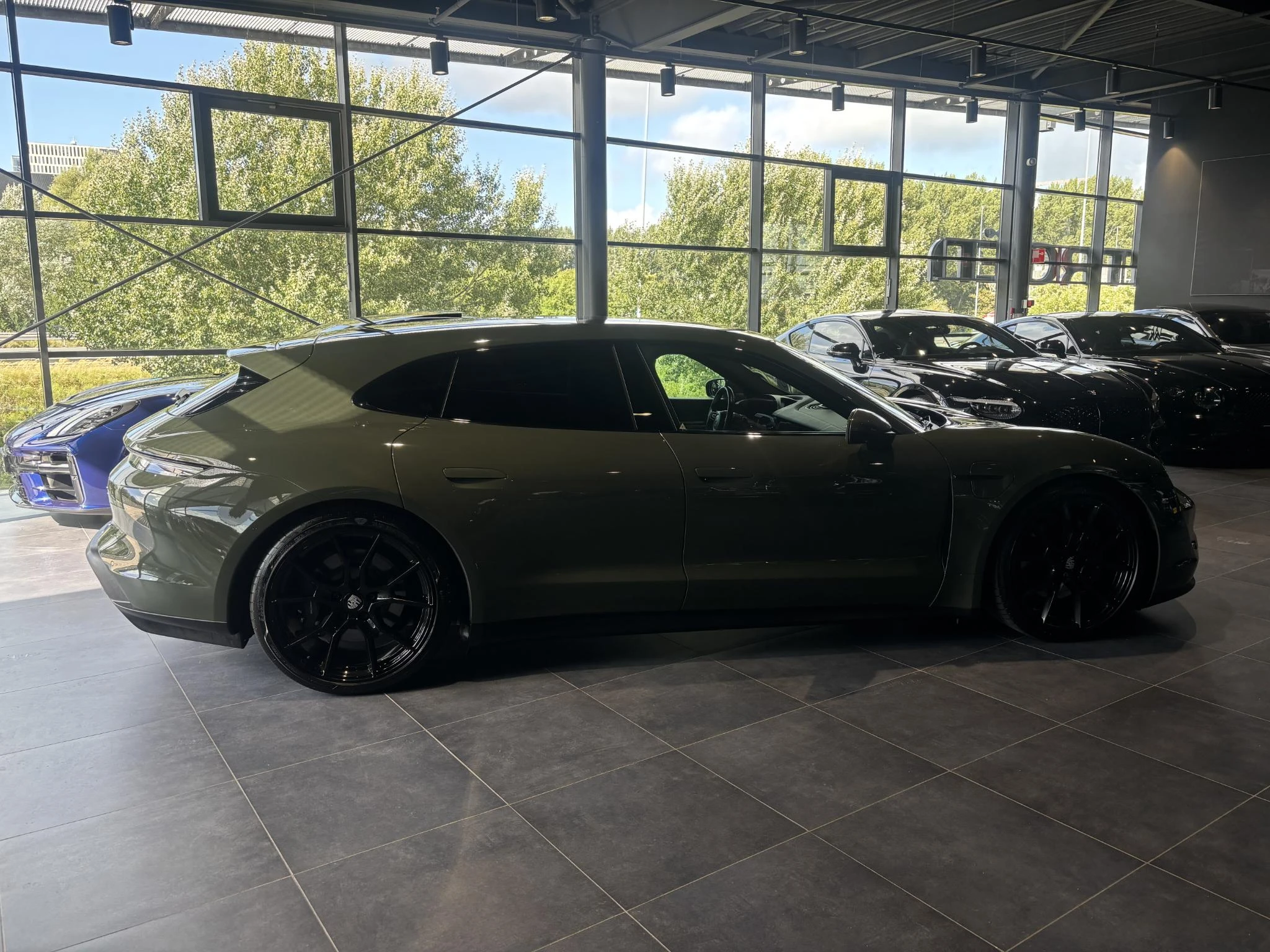 Porsche-Taycan-image-7