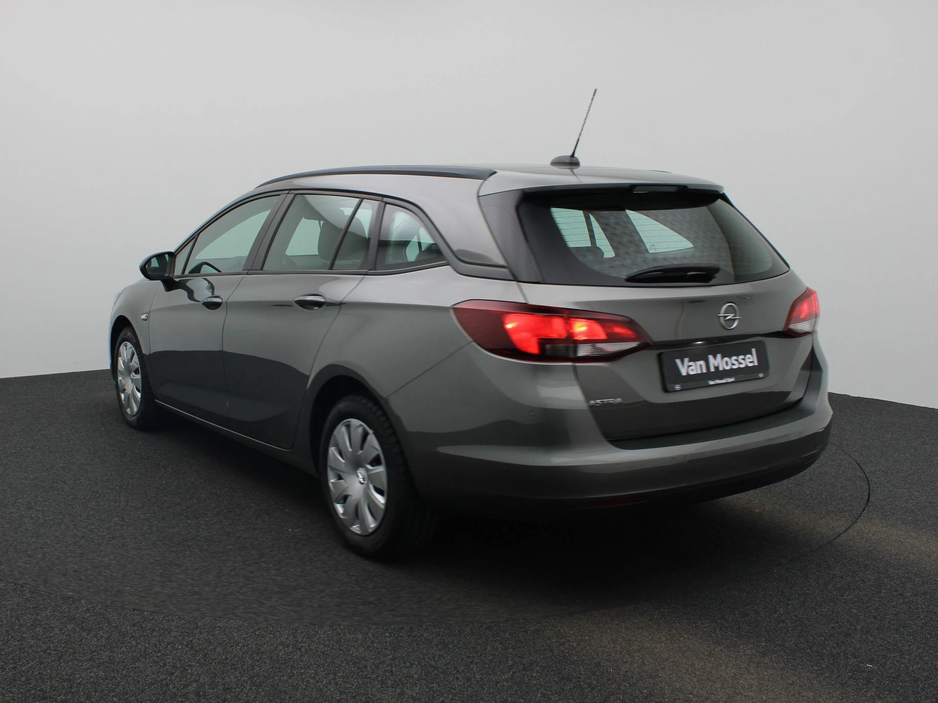 Opel-Astra-image-1