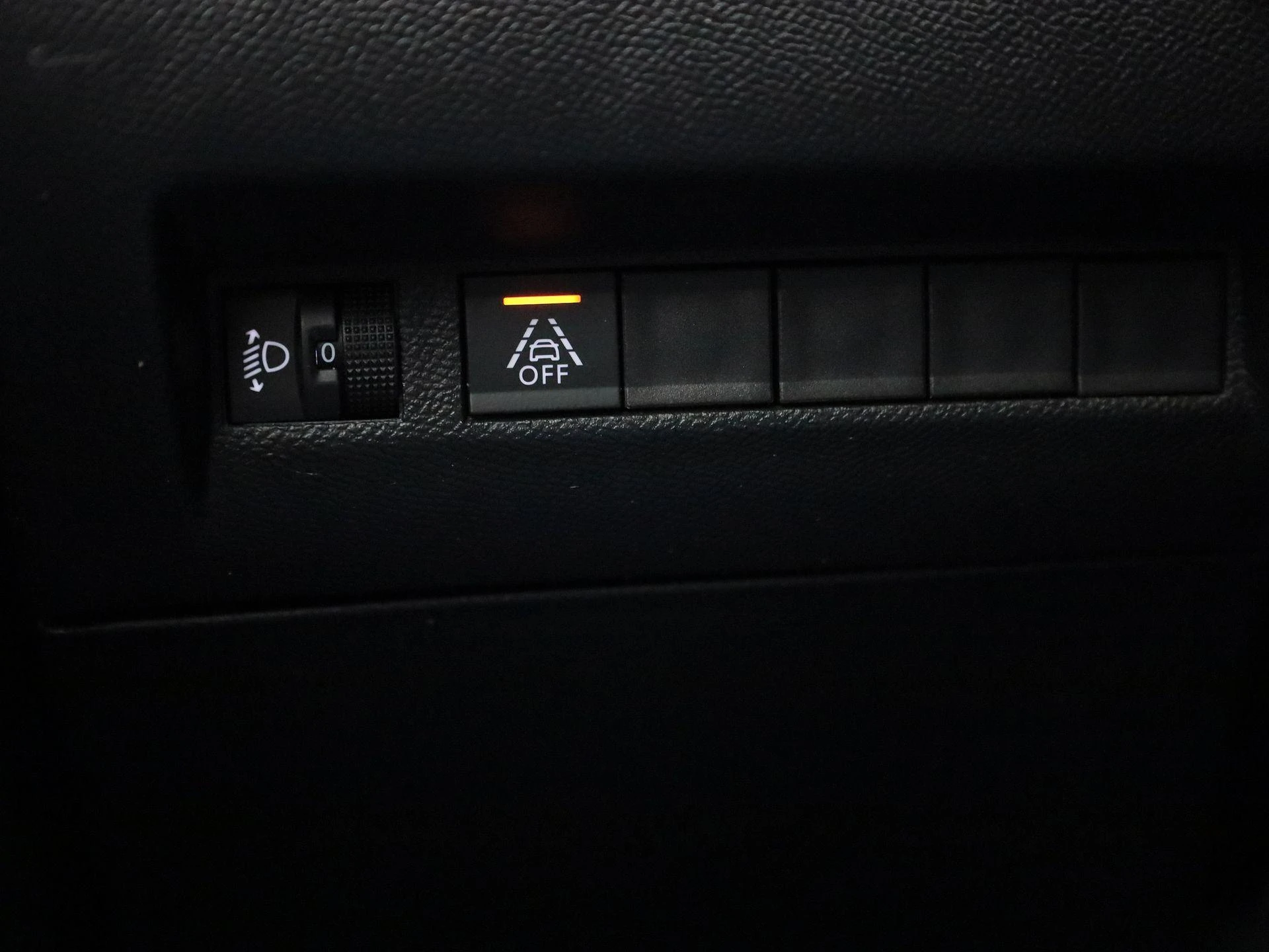 Peugeot-208-image-24