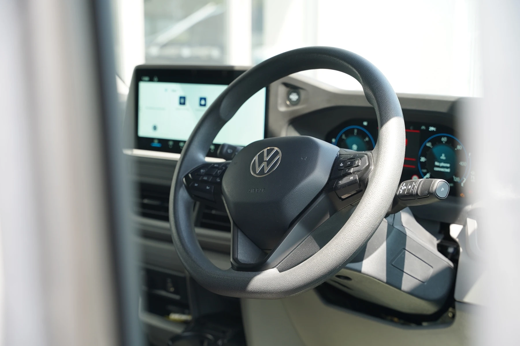 Volkswagen-Transporter-image-13