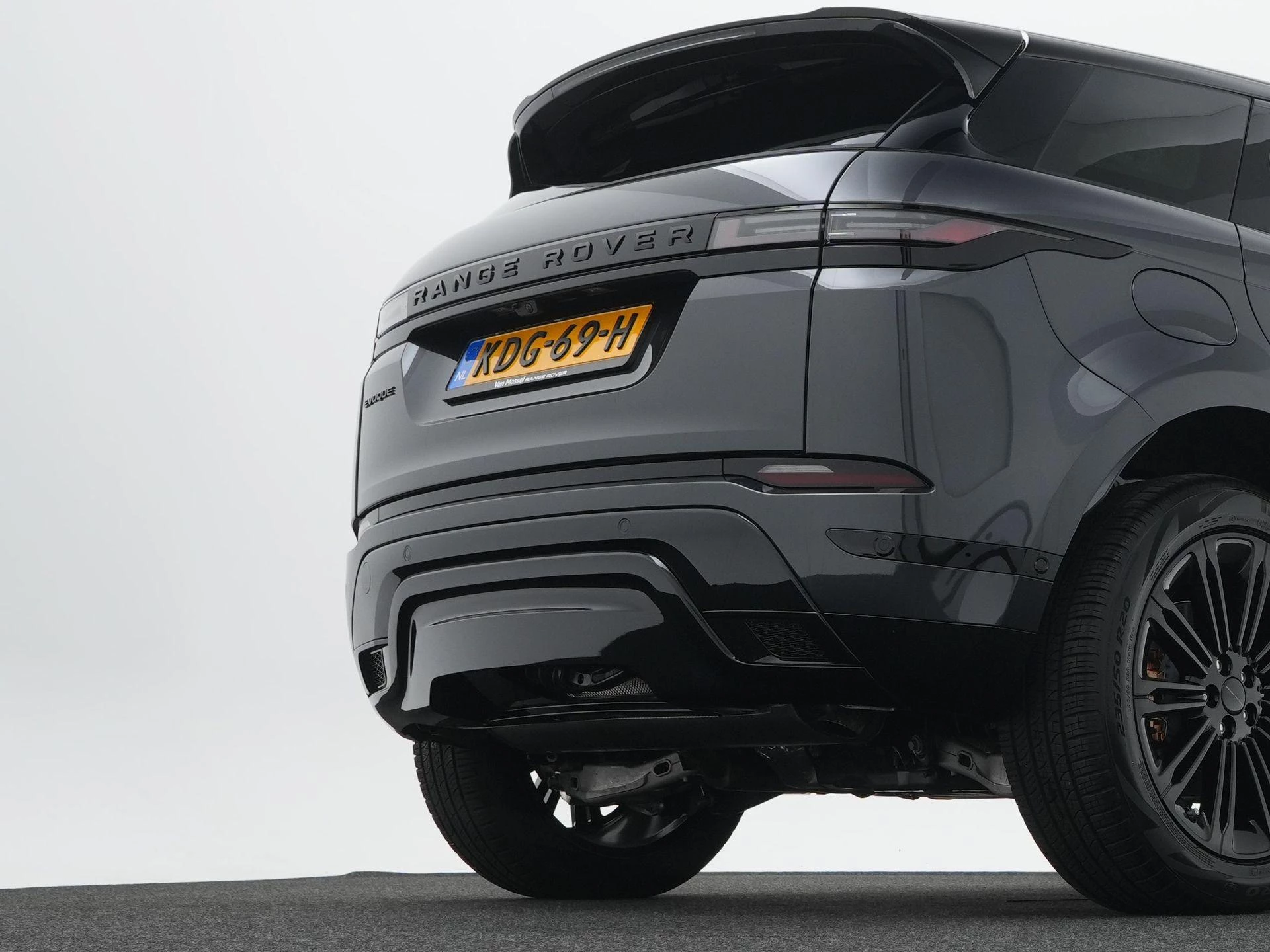 Land Rover-Range Rover Evoque-image-13