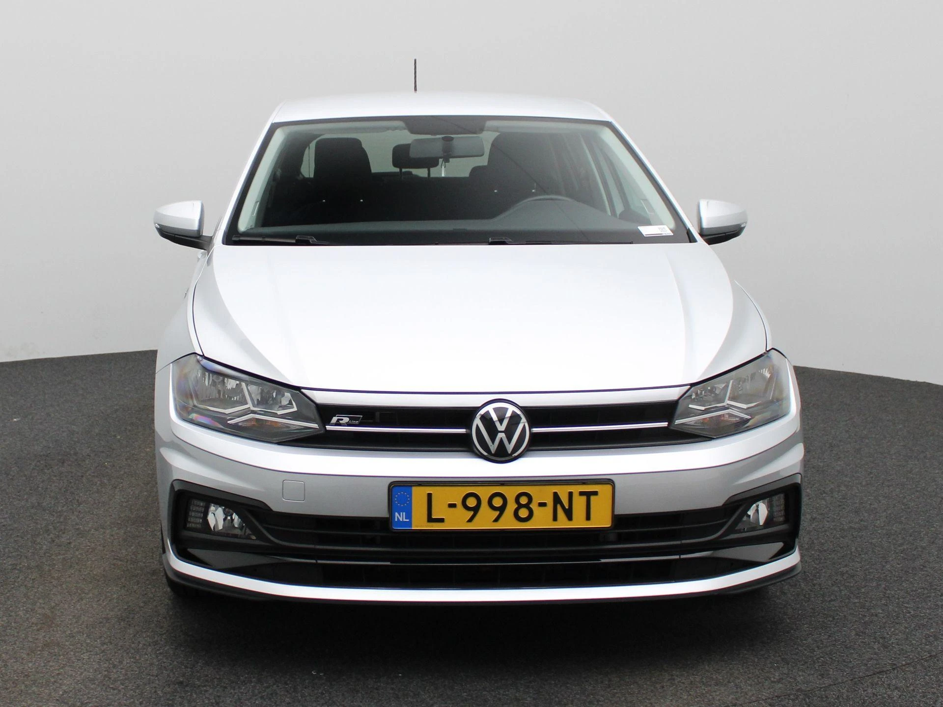 Volkswagen-Polo-image-2