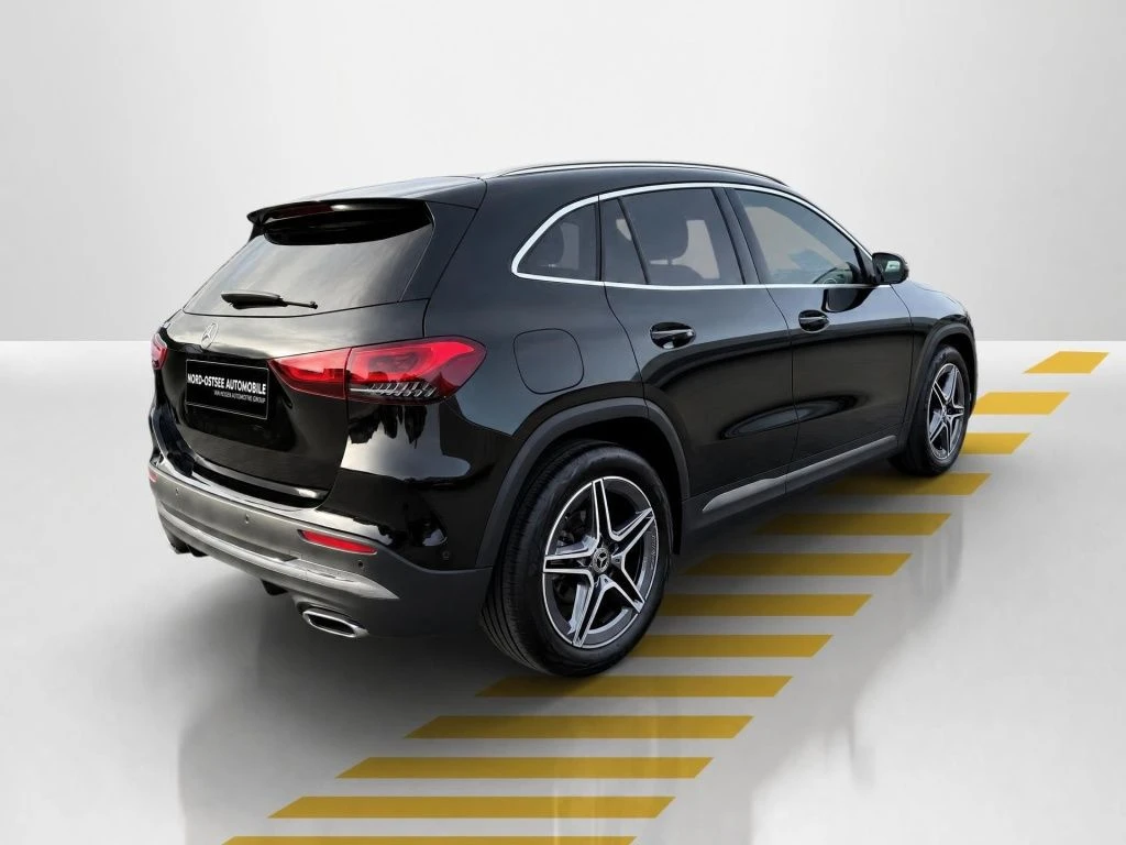 Mercedes-Benz-GLA 200-image-13