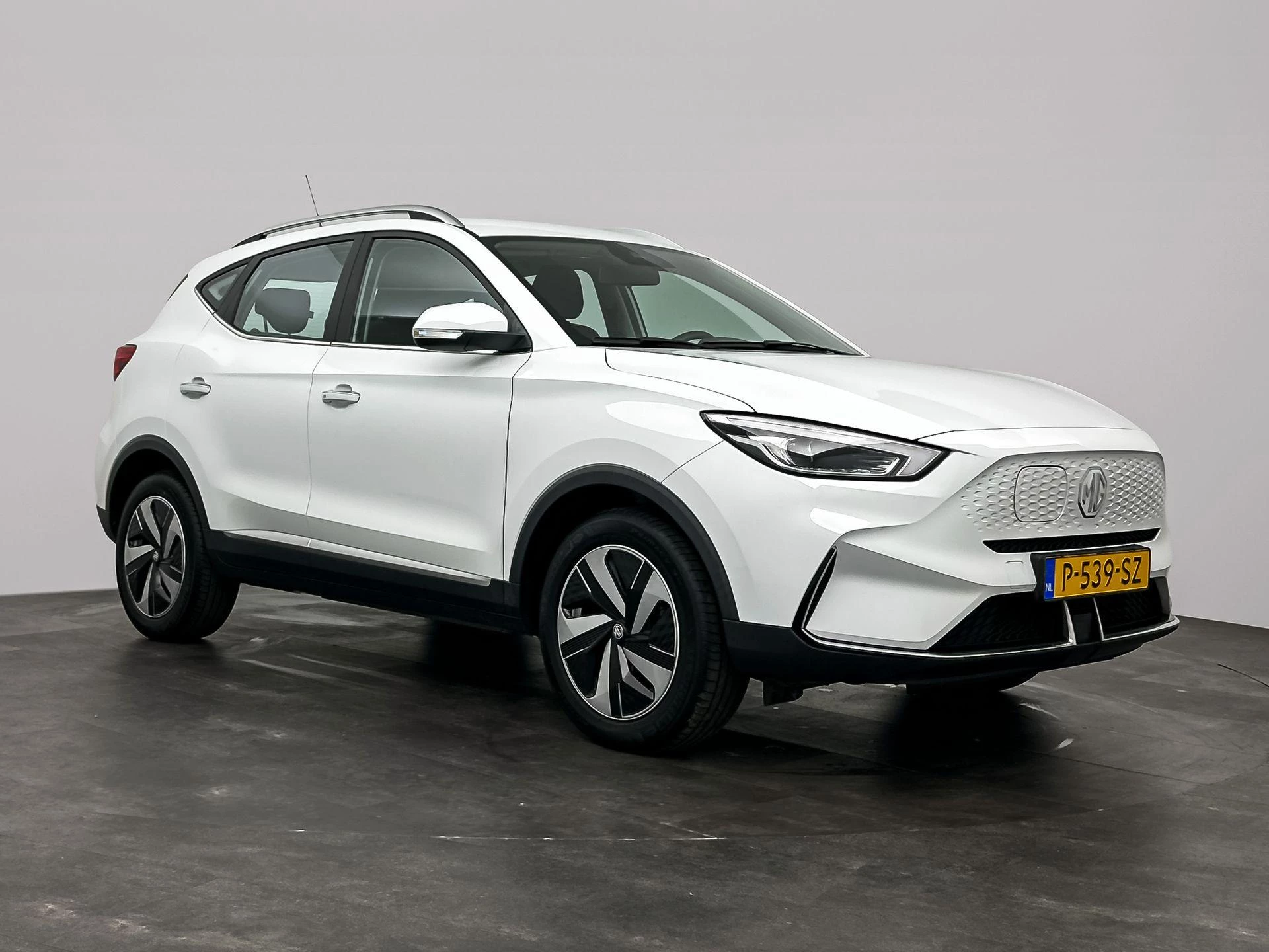 MG-ZS EV-image-2