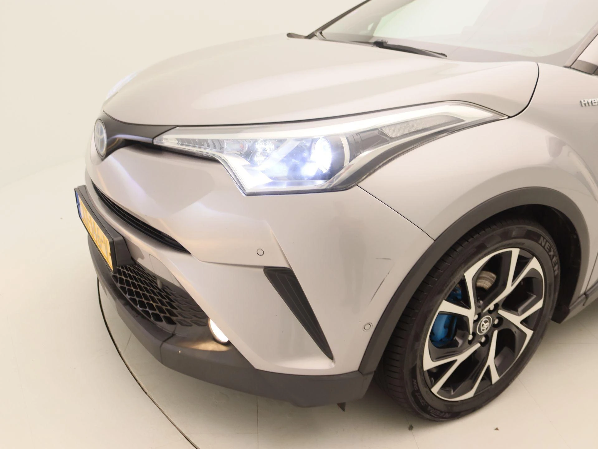 Toyota-C-HR-image-14
