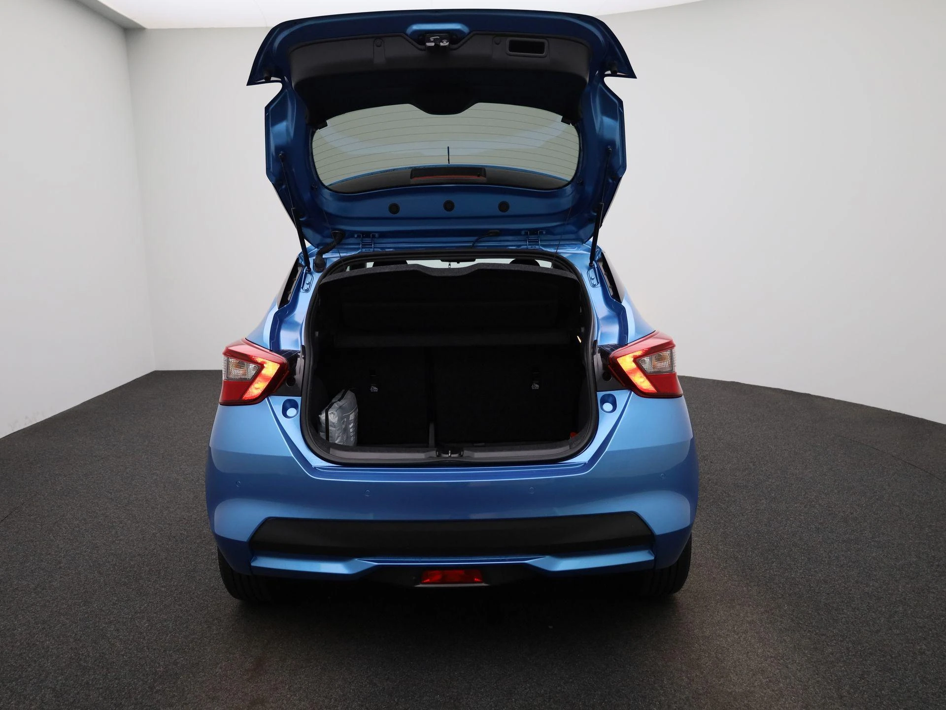 Nissan-Micra-image-7