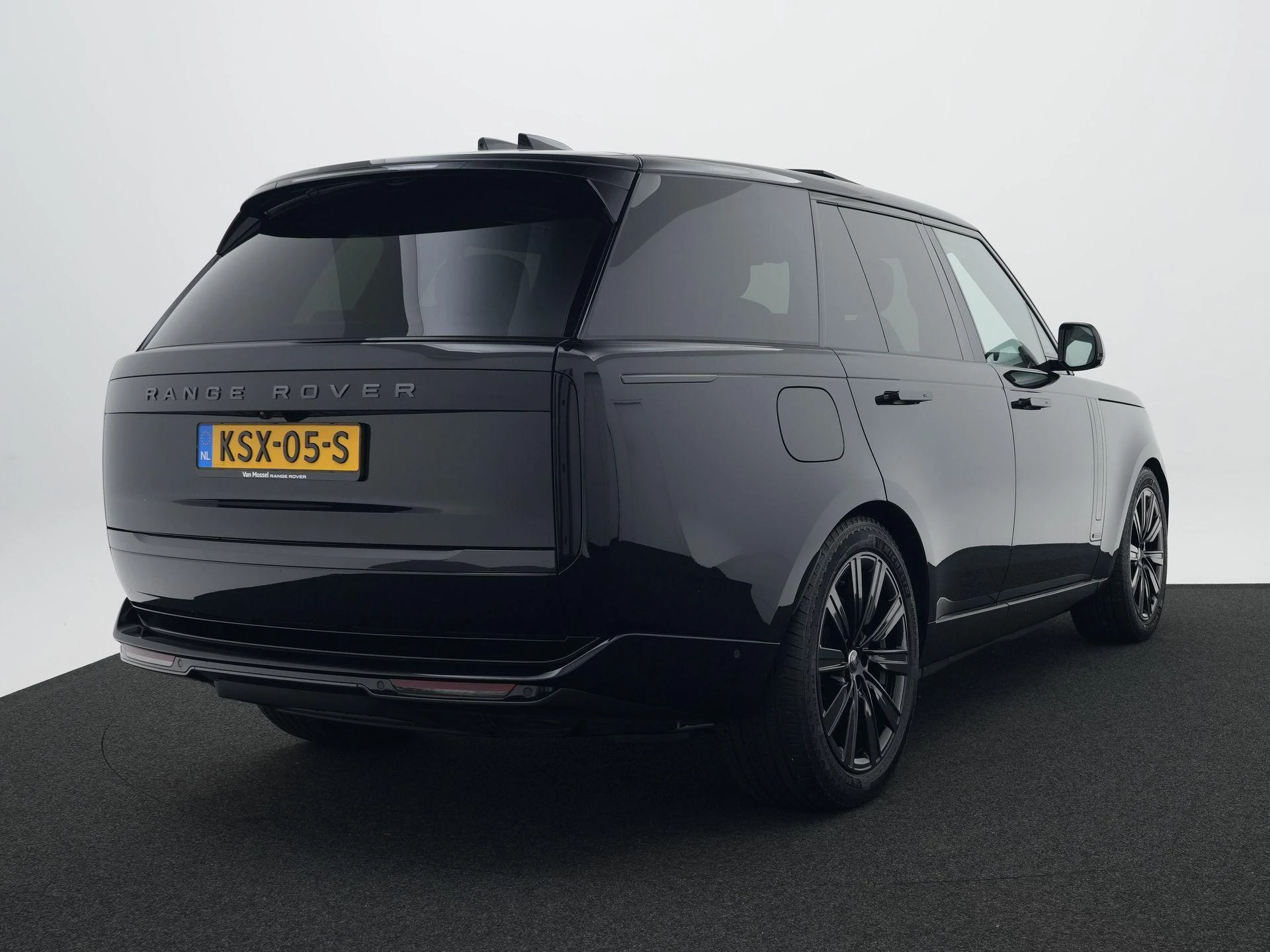 Land Rover-Range Rover-image-12