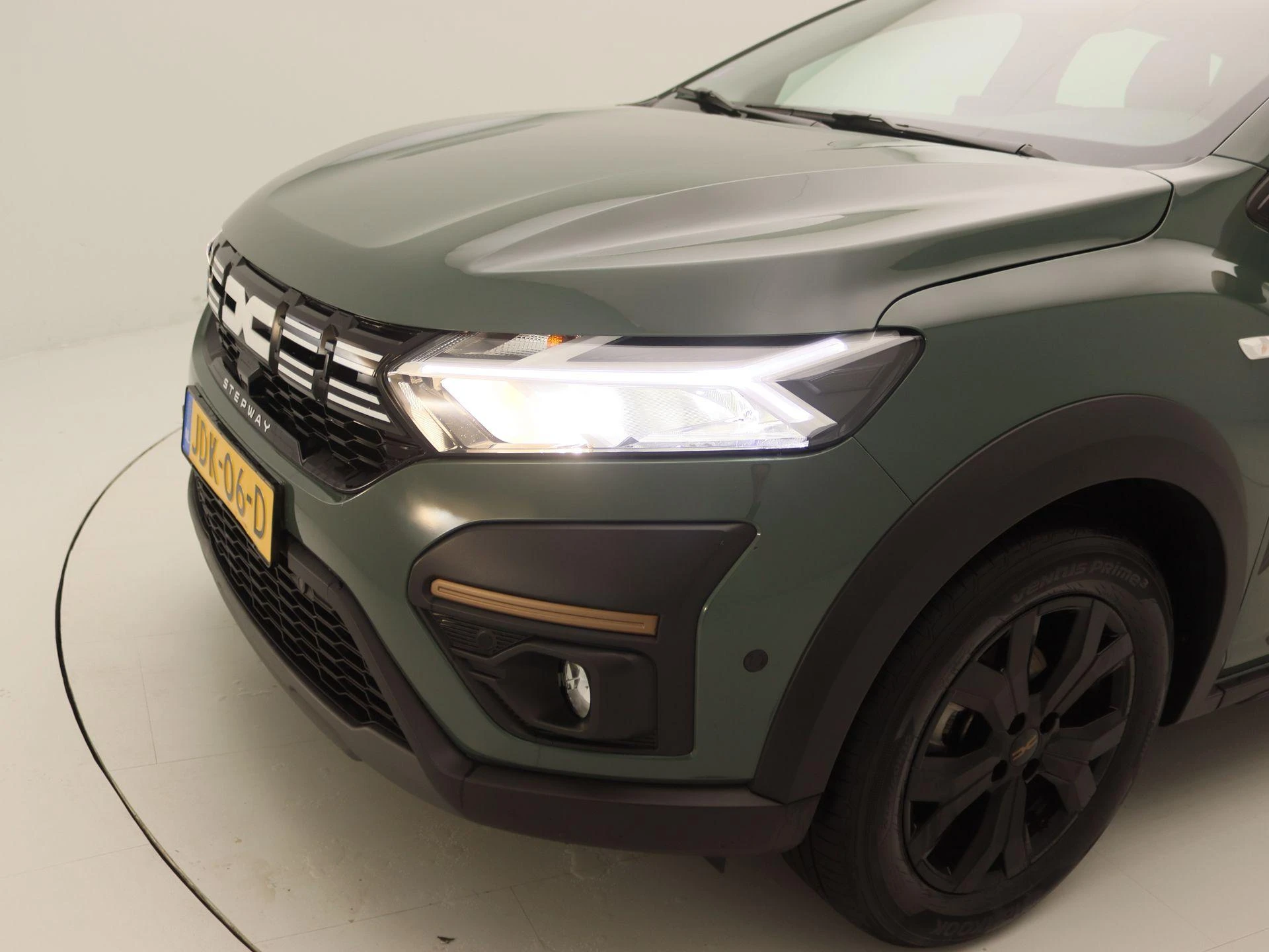 Dacia-Sandero Stepway-image-14