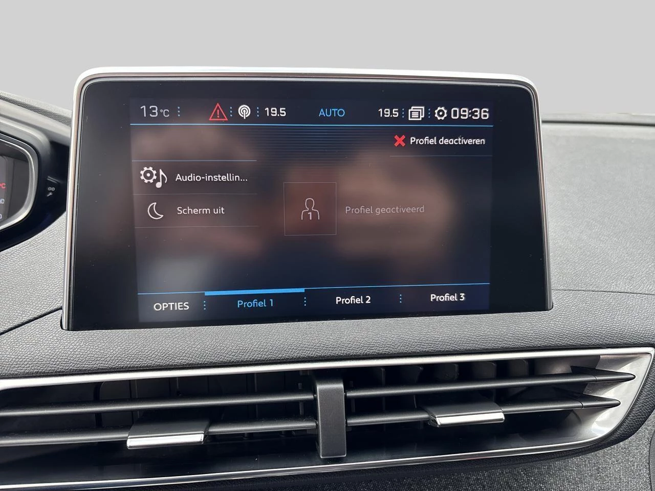 Peugeot-5008-image-11