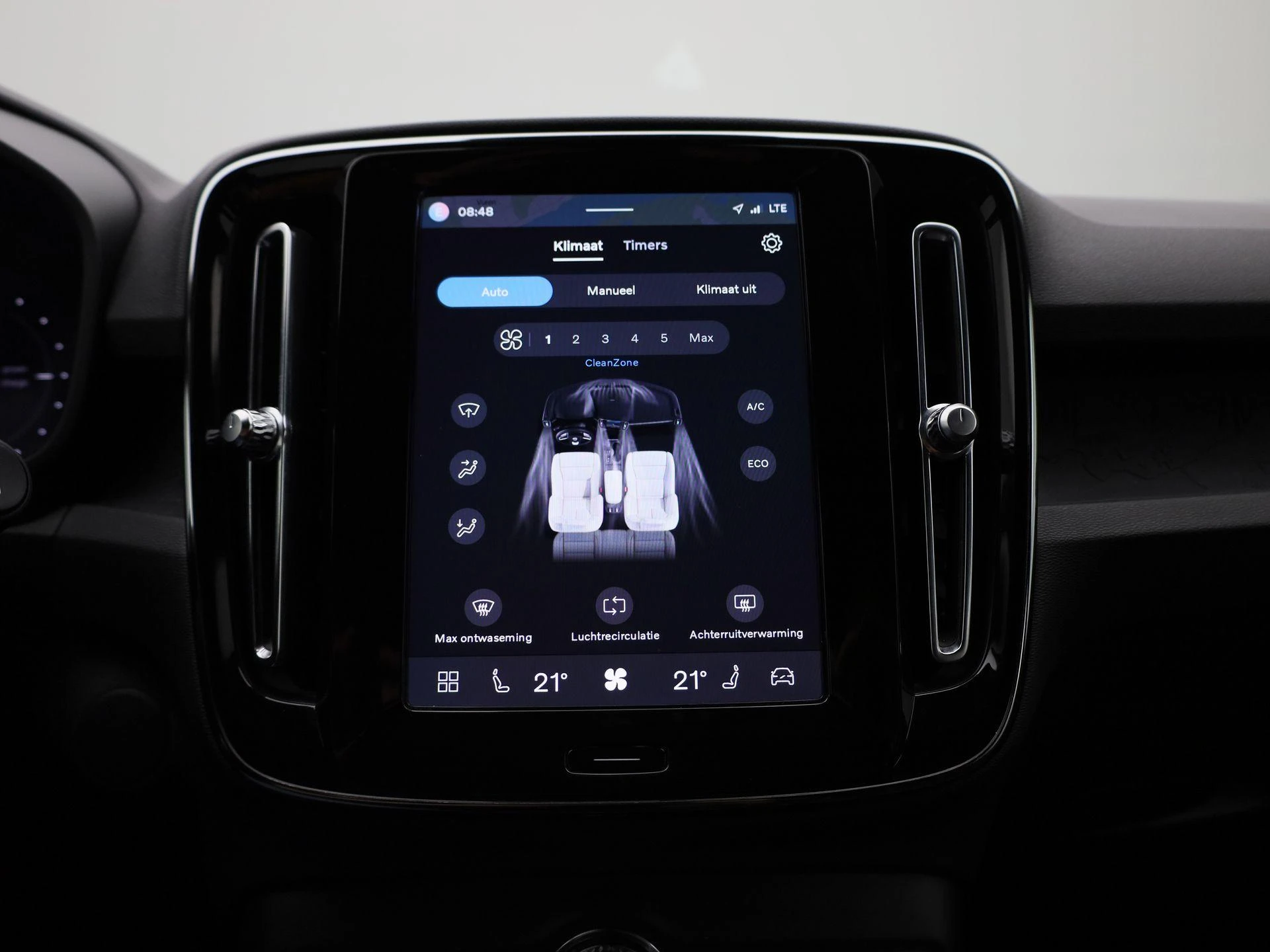 Volvo-XC40-image-16