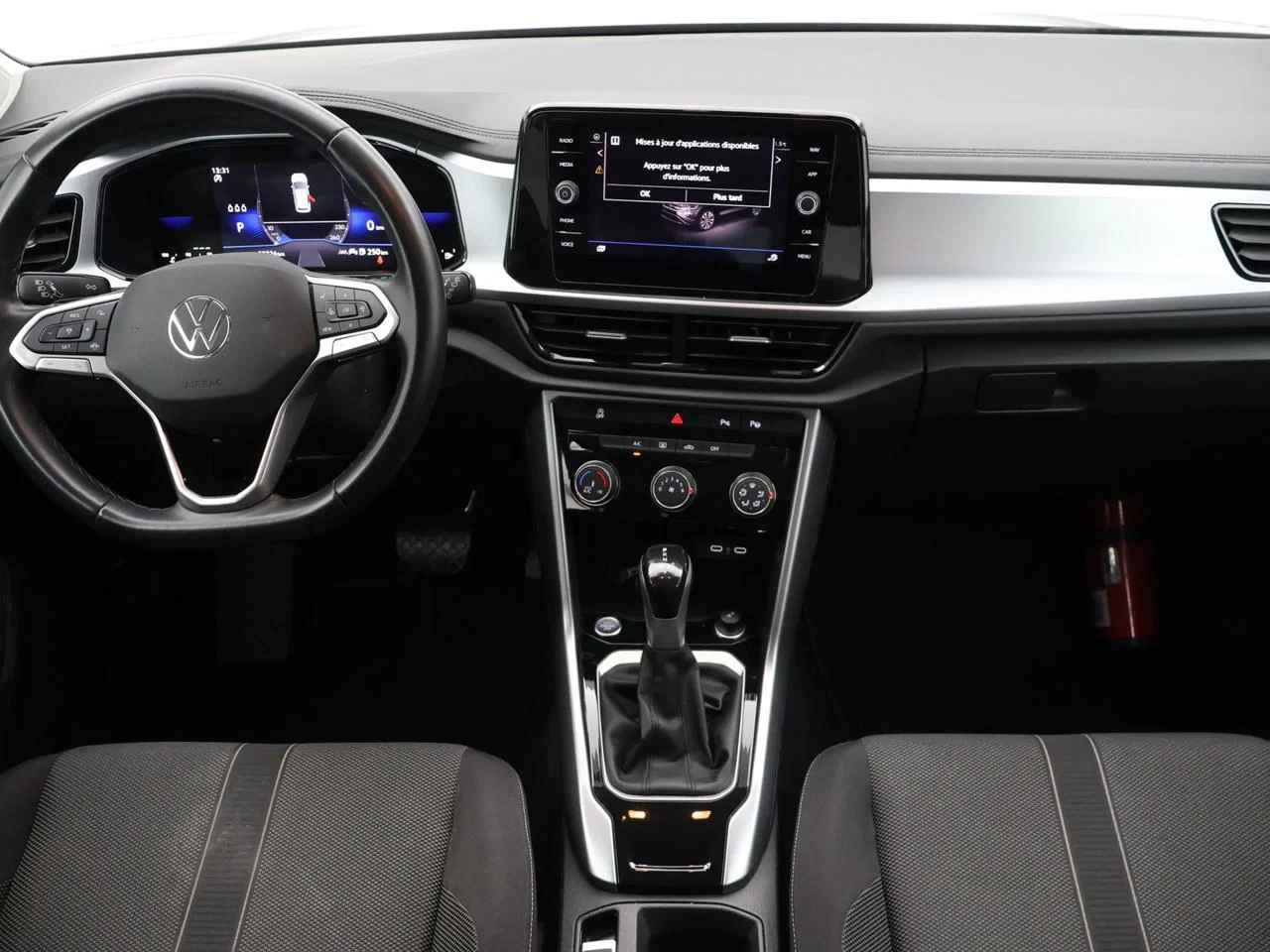 Volkswagen-T-Roc-image-14