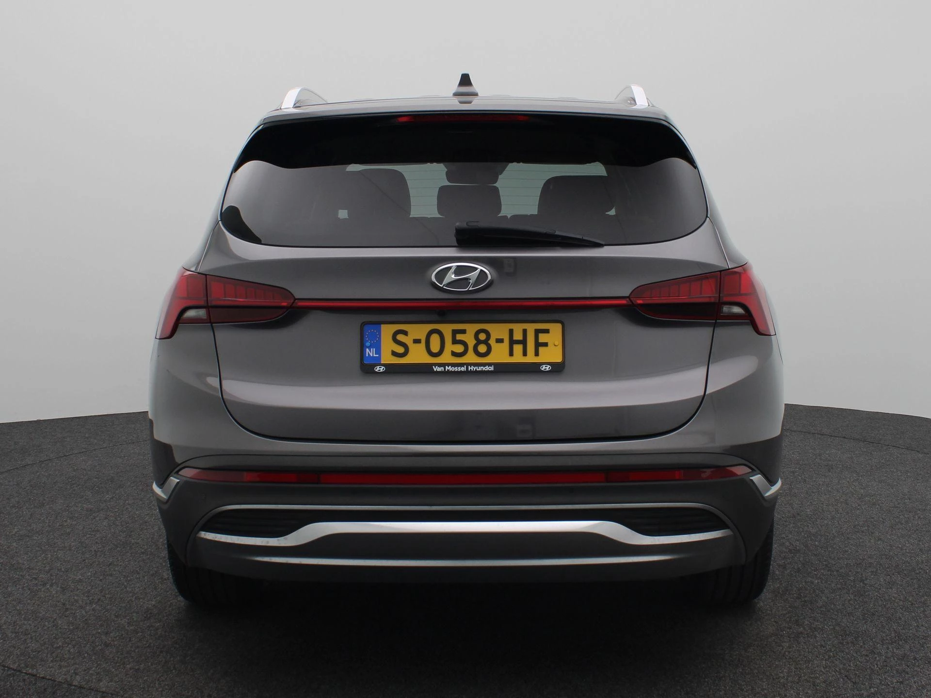 Hyundai-Santa Fe-image-5