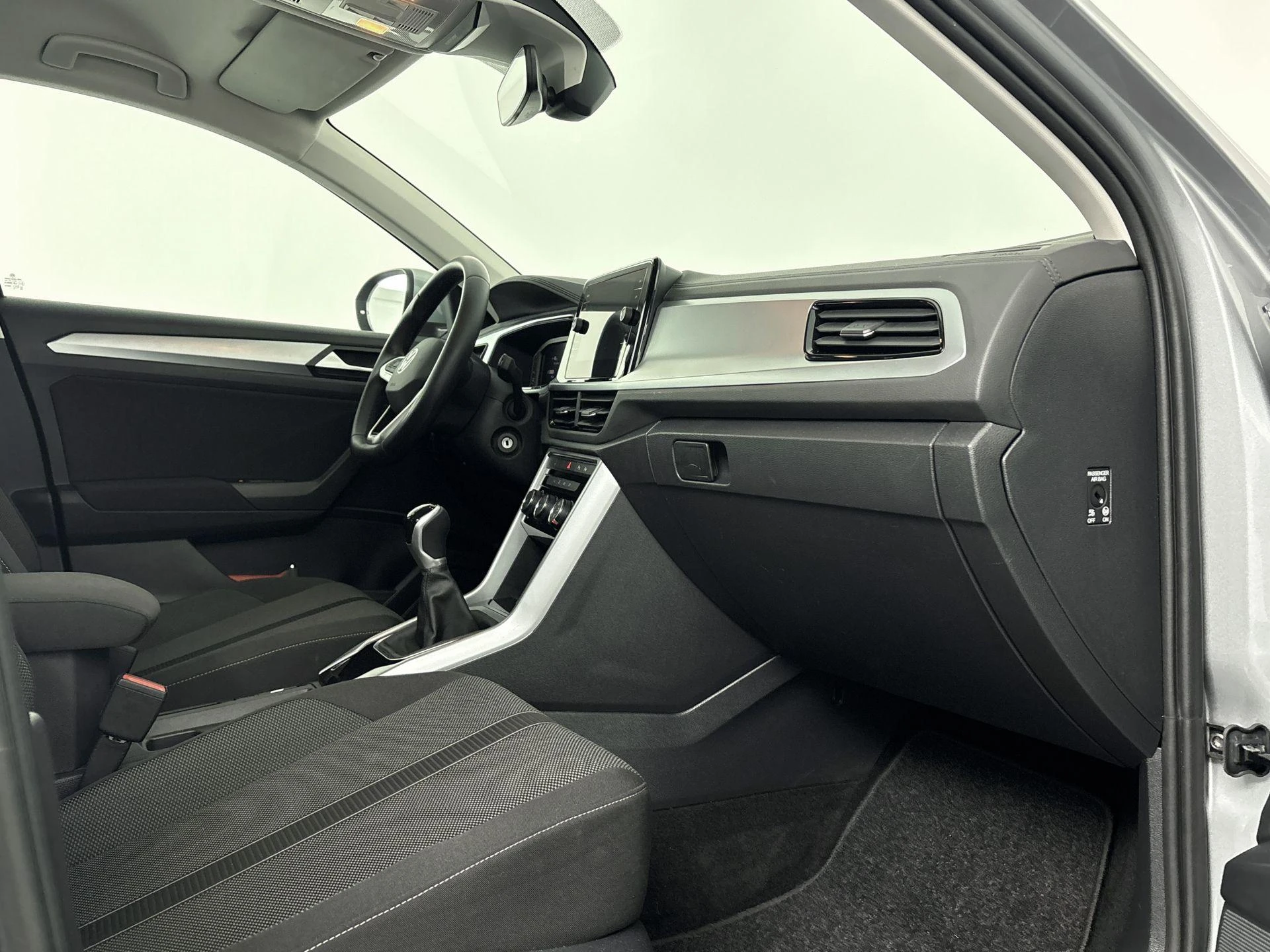 Volkswagen-T-Roc-image-15